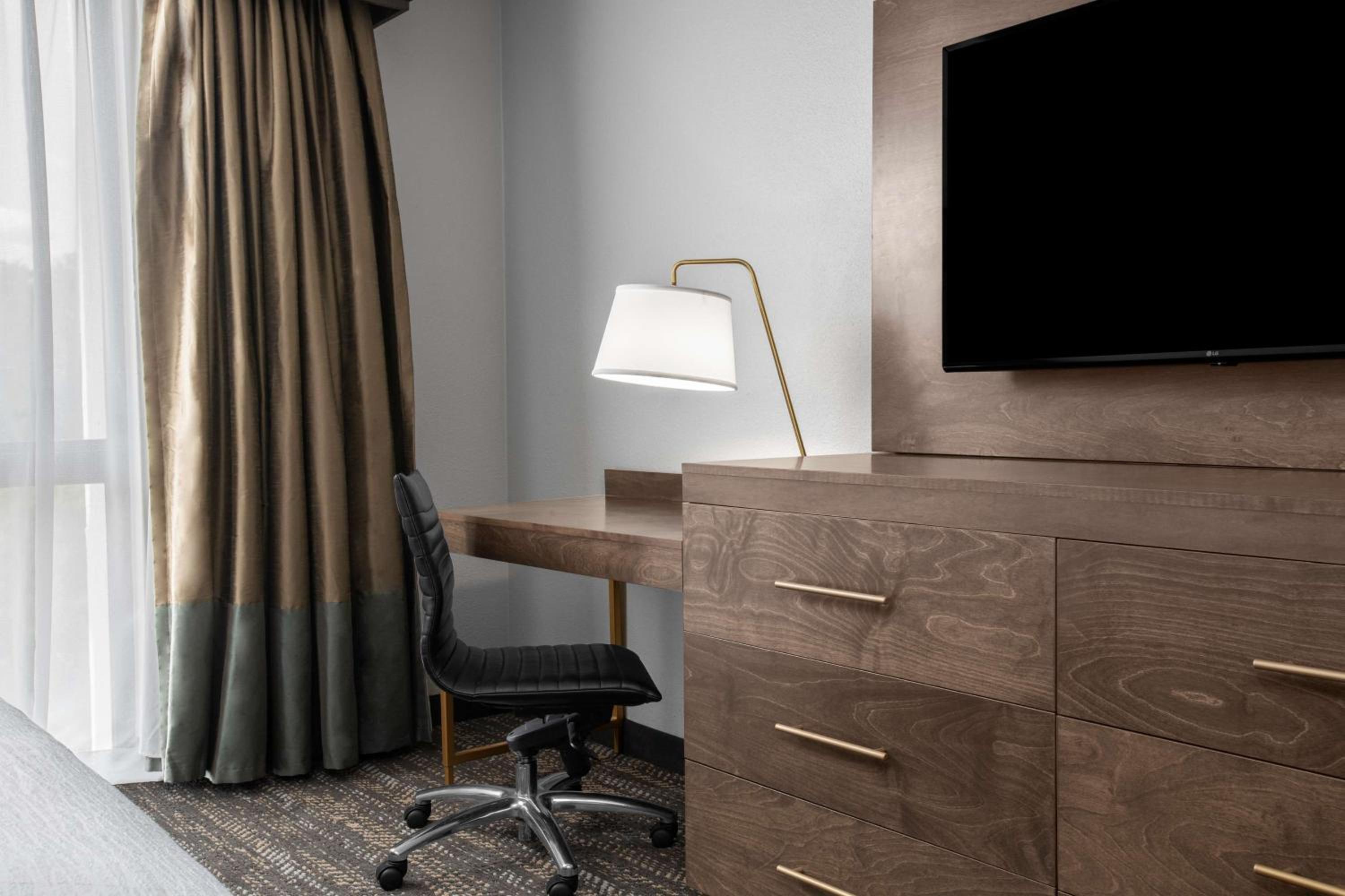 Embassy Suites by Hilton Nashville Airport - Property Image 32