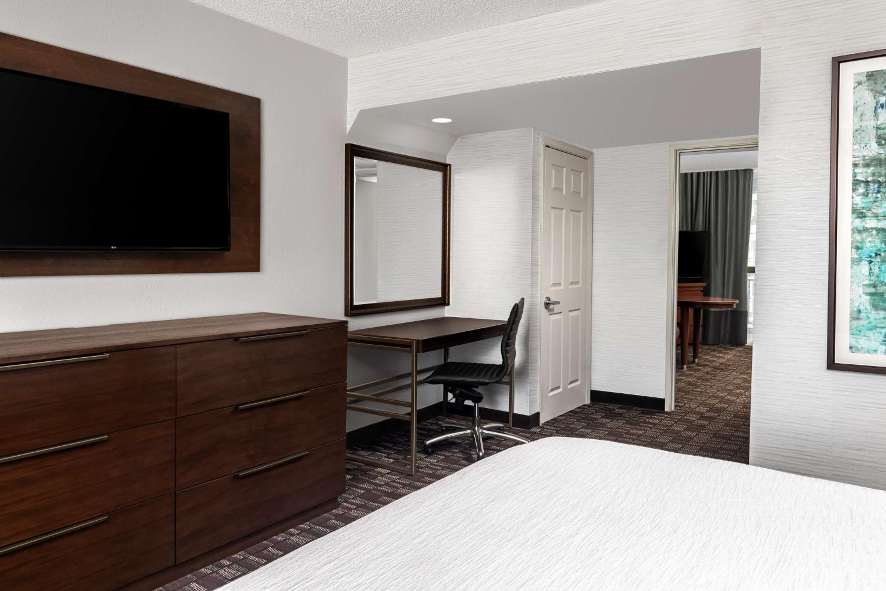 Embassy Suites by Hilton Nashville Airport - Property Image 50