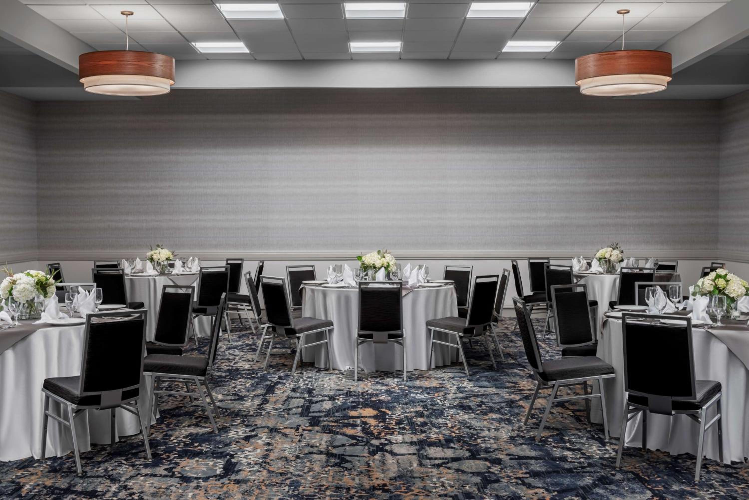Embassy Suites by Hilton Nashville Airport - Property Image 61