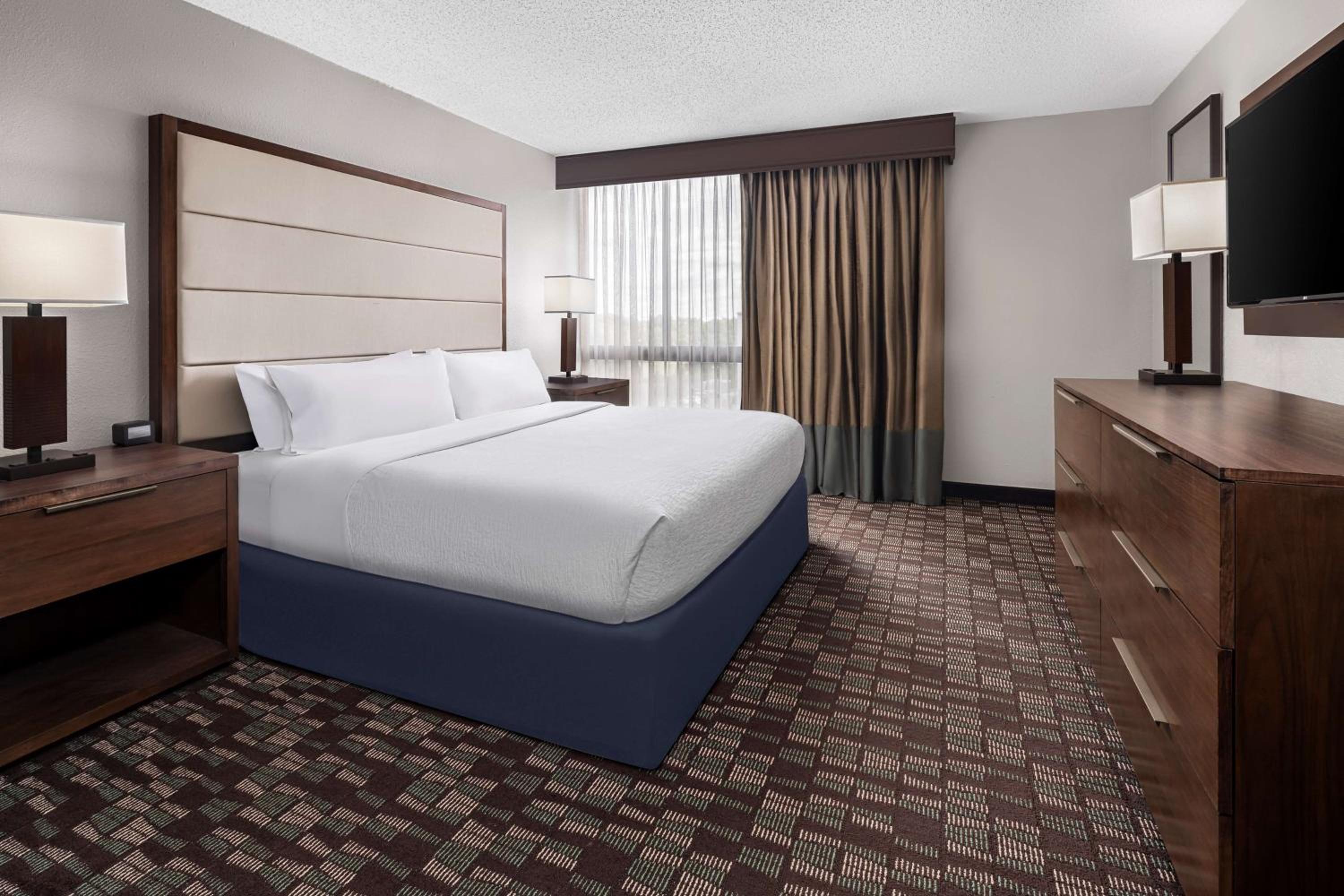 Embassy Suites by Hilton Nashville Airport - Property Image 23