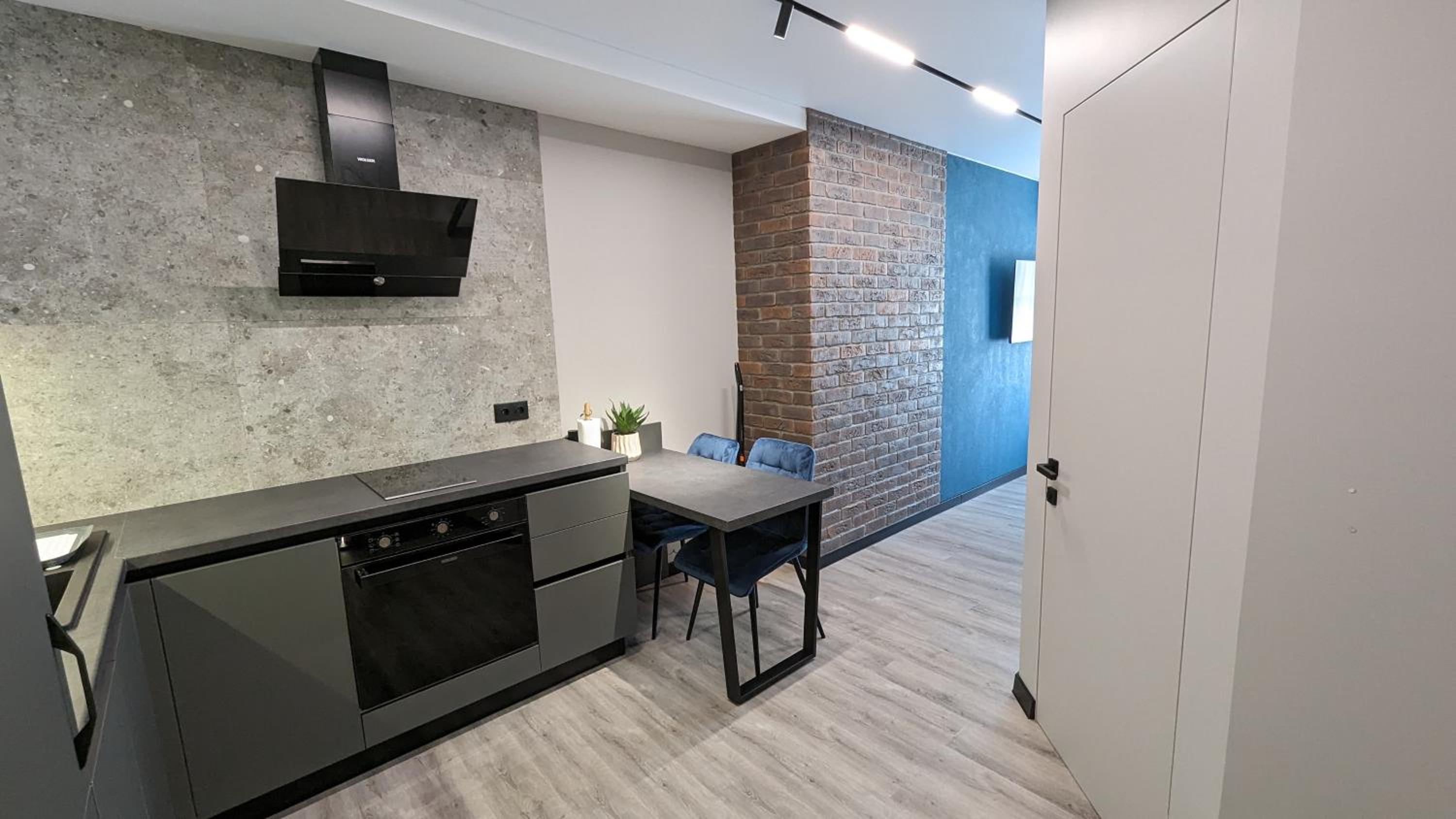 AVENUE APARTMENTS