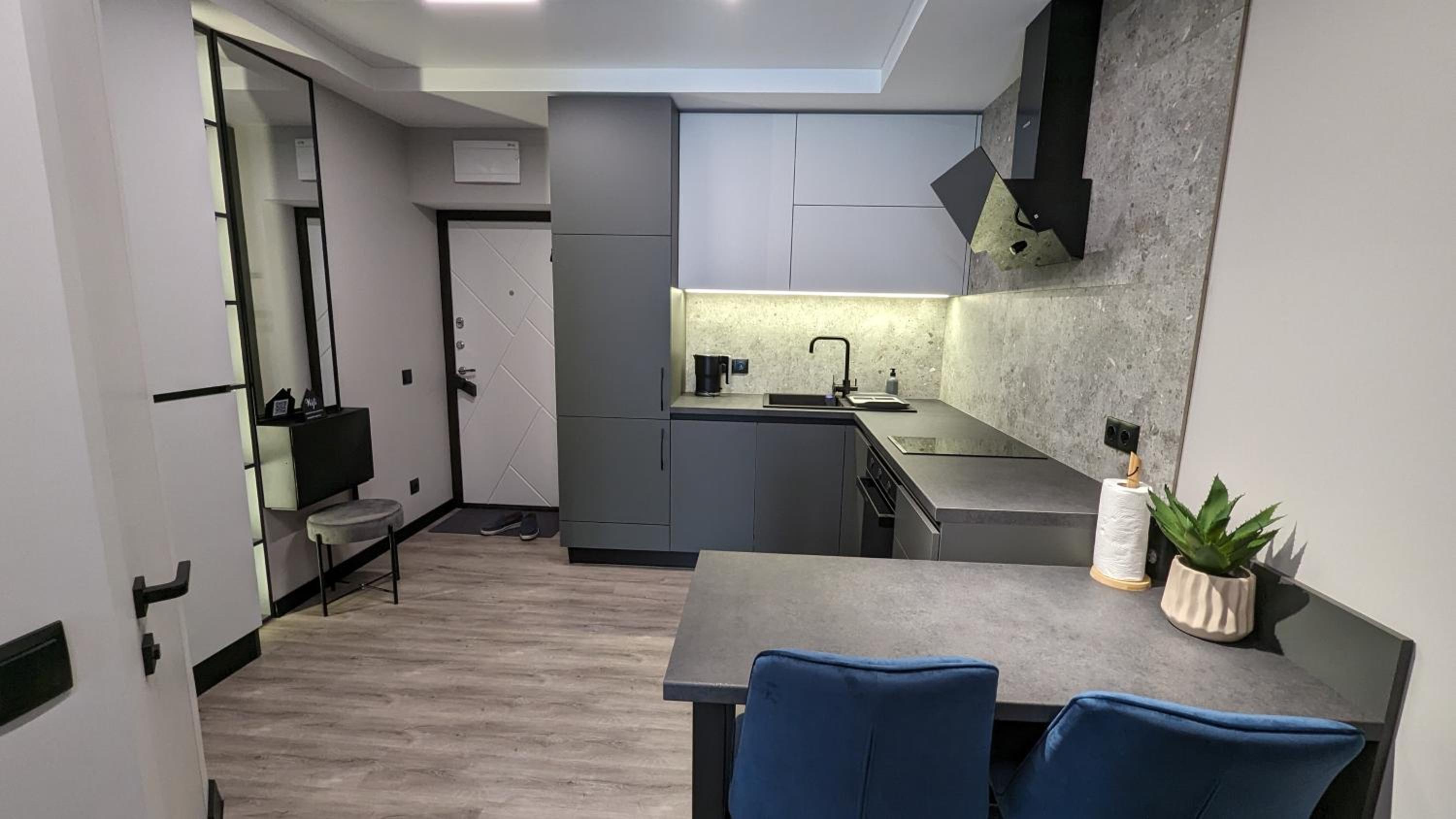 AVENUE APARTMENTS