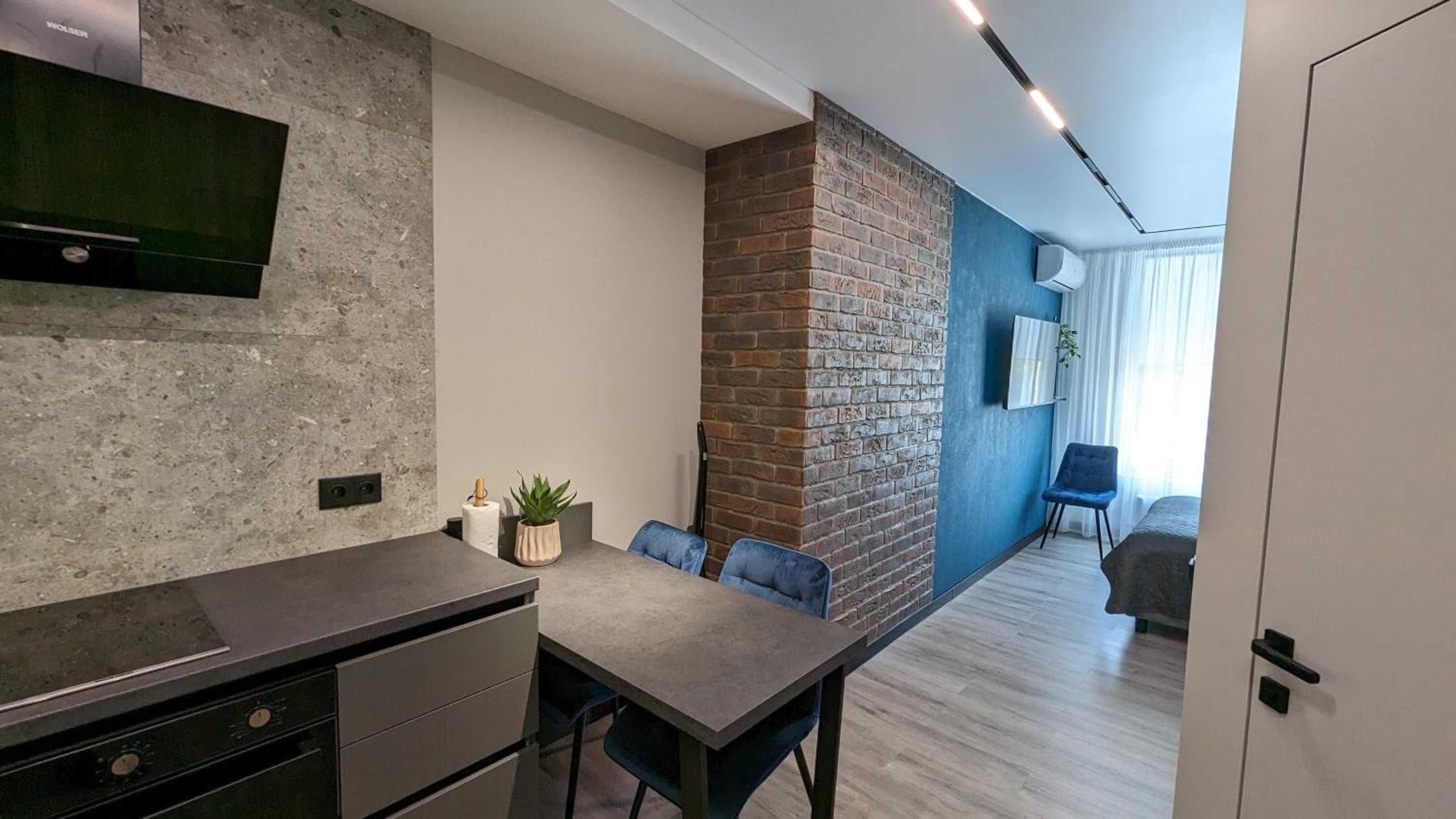 AVENUE APARTMENTS
