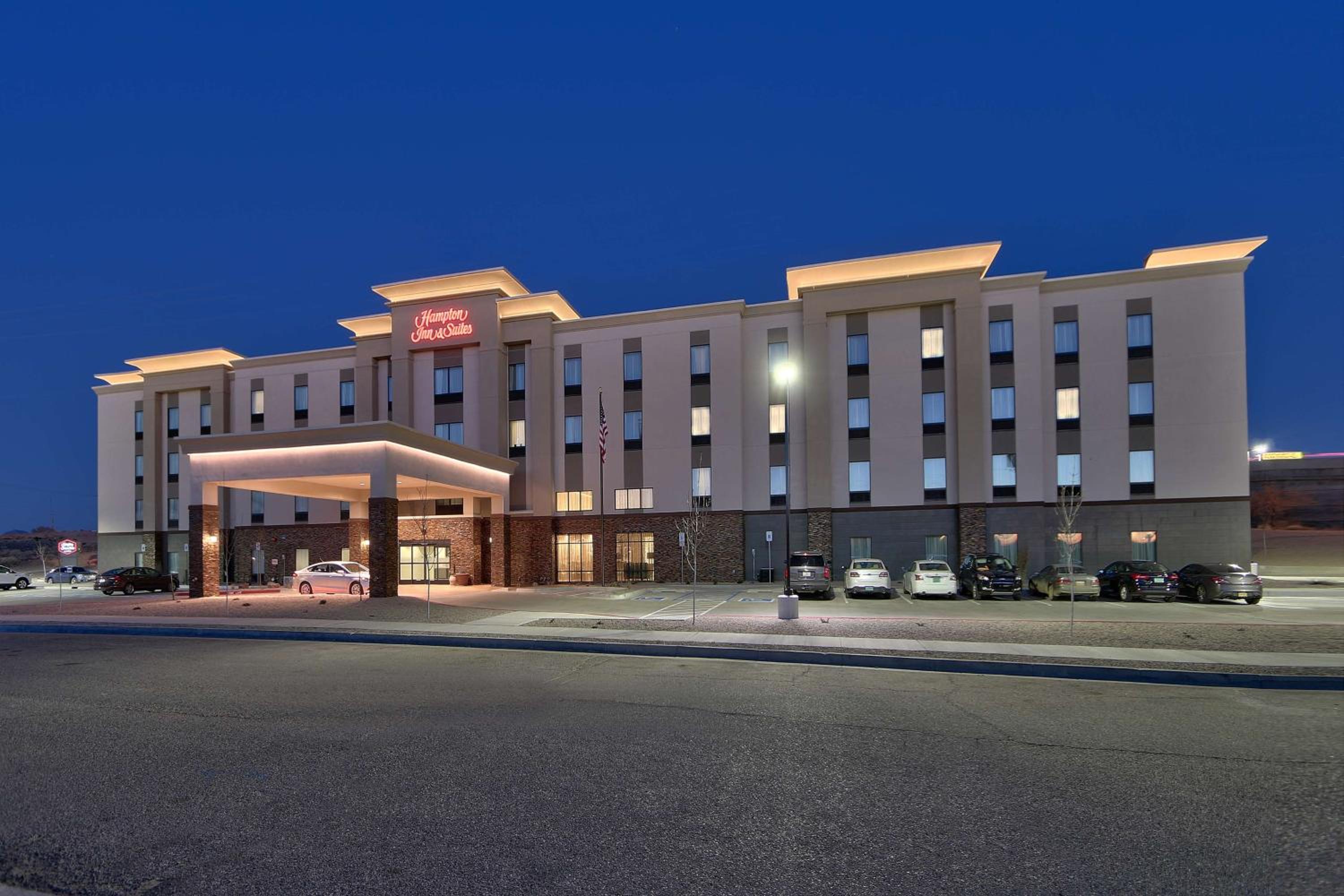 Hotel Hampton Inn & Suites Albuquerque Airport - Image 1
