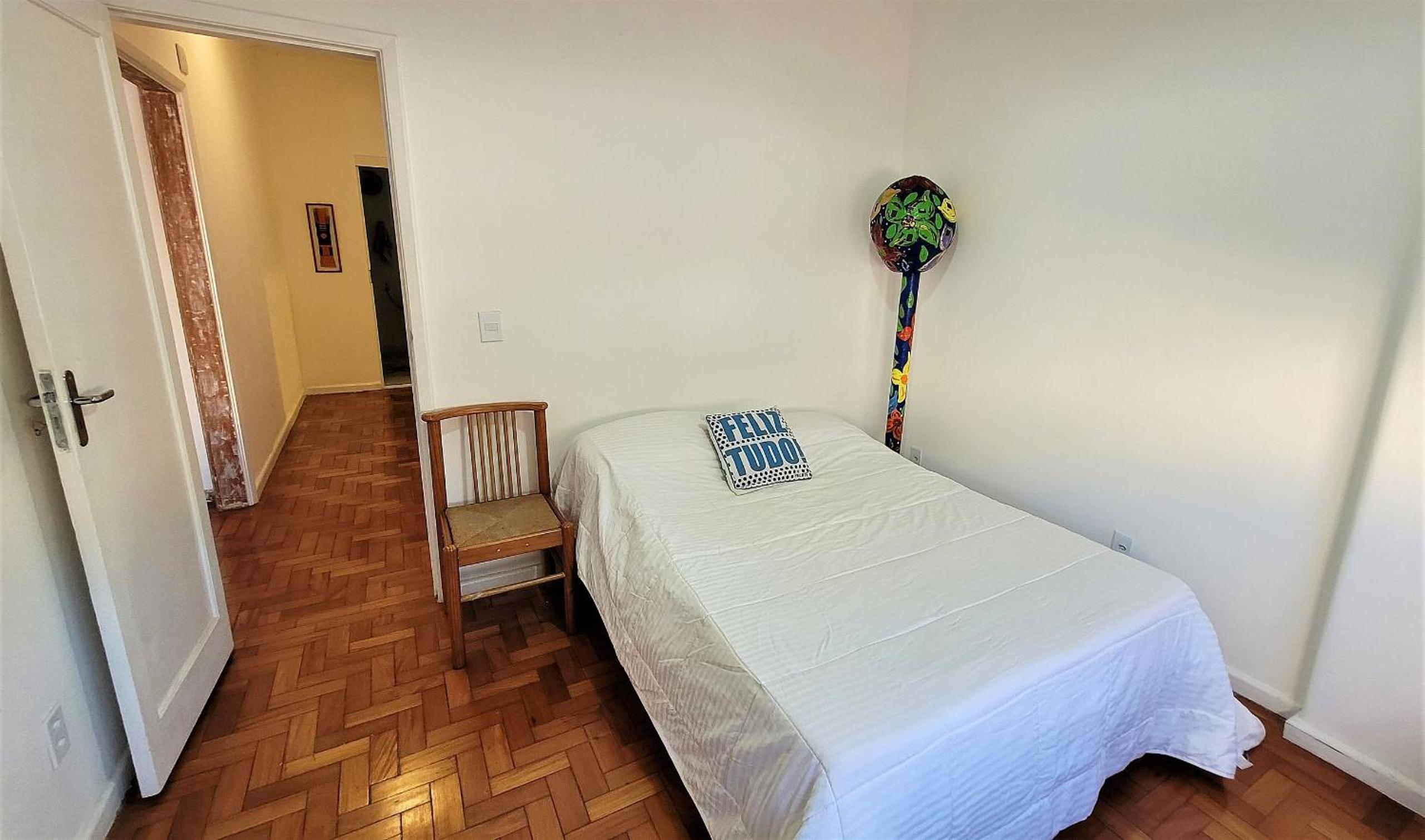Apartamento 1 quadra da praia C124