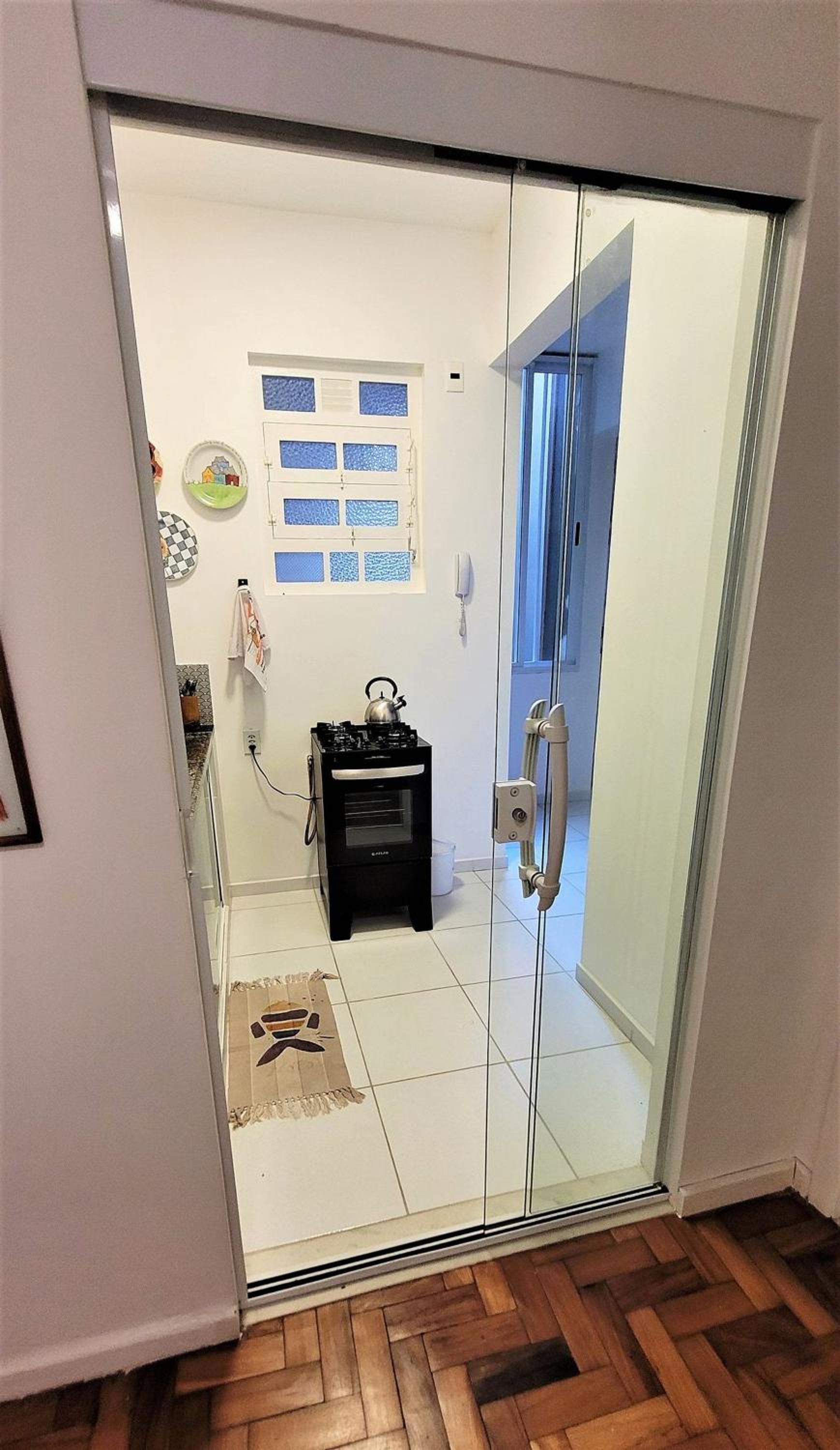 Apartamento 1 quadra da praia C124