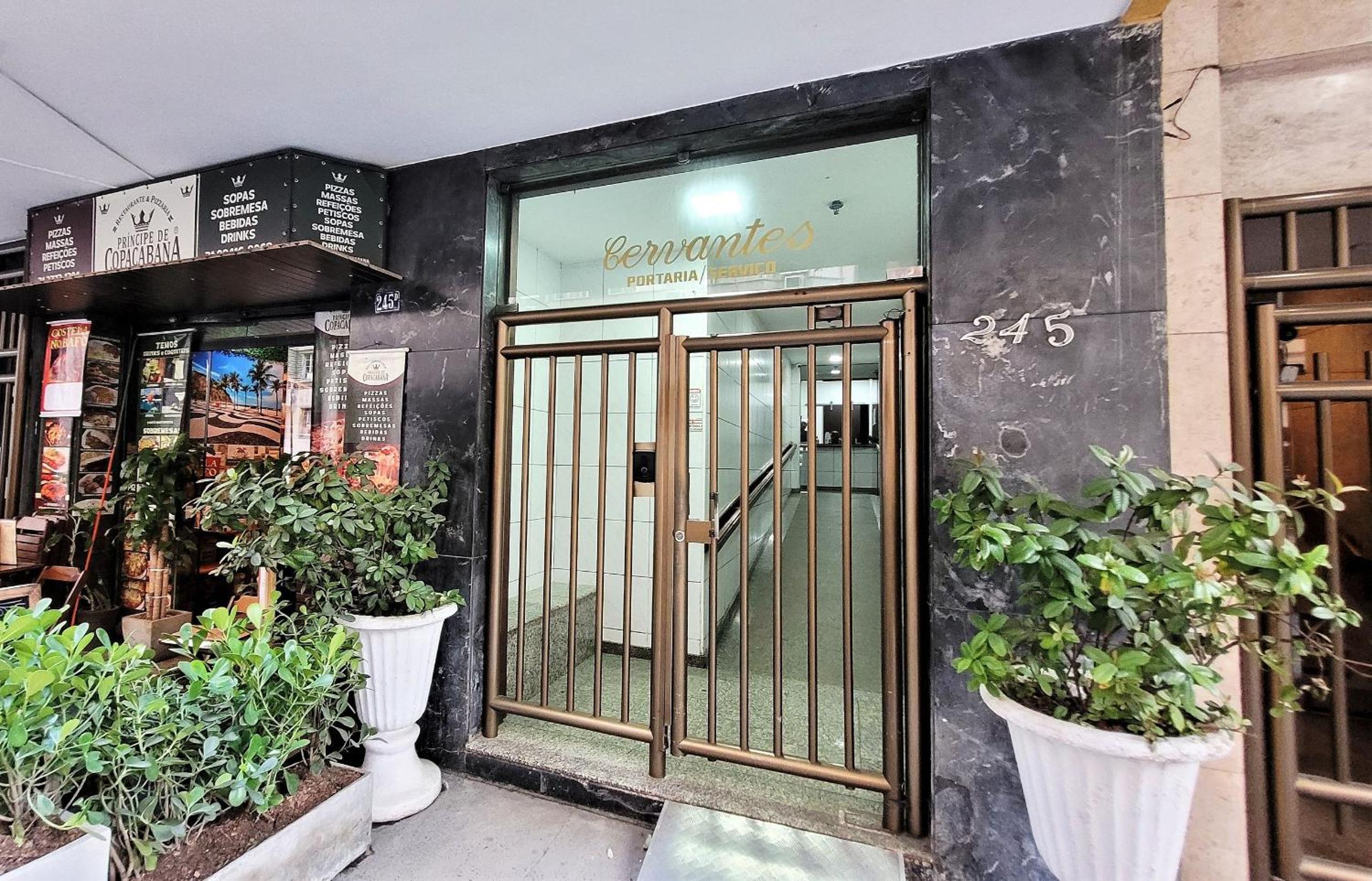 Apartamento 1 quadra da praia C124