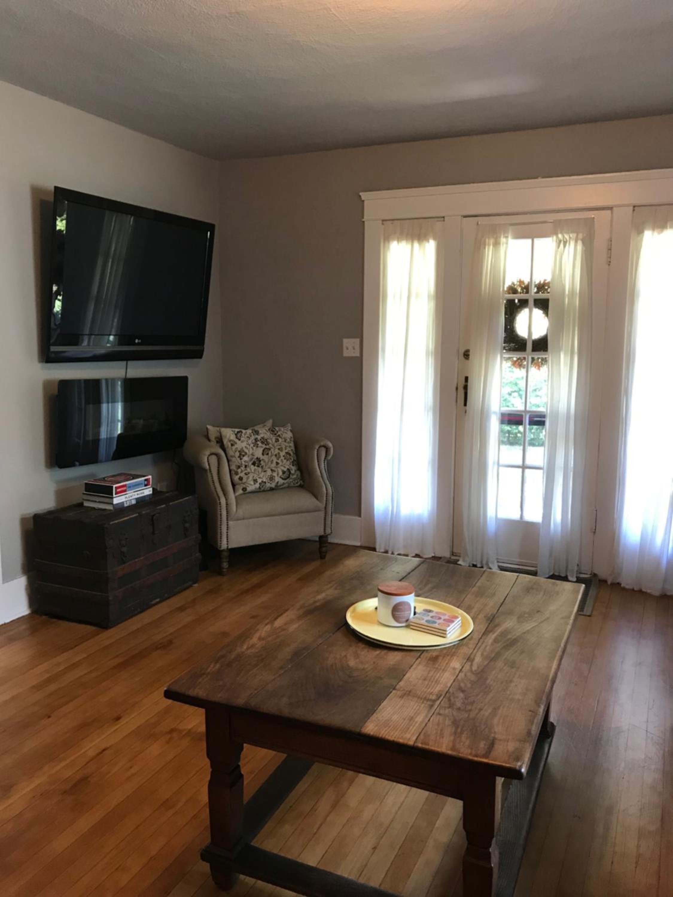 Craftsman Casita in Glendora view 4