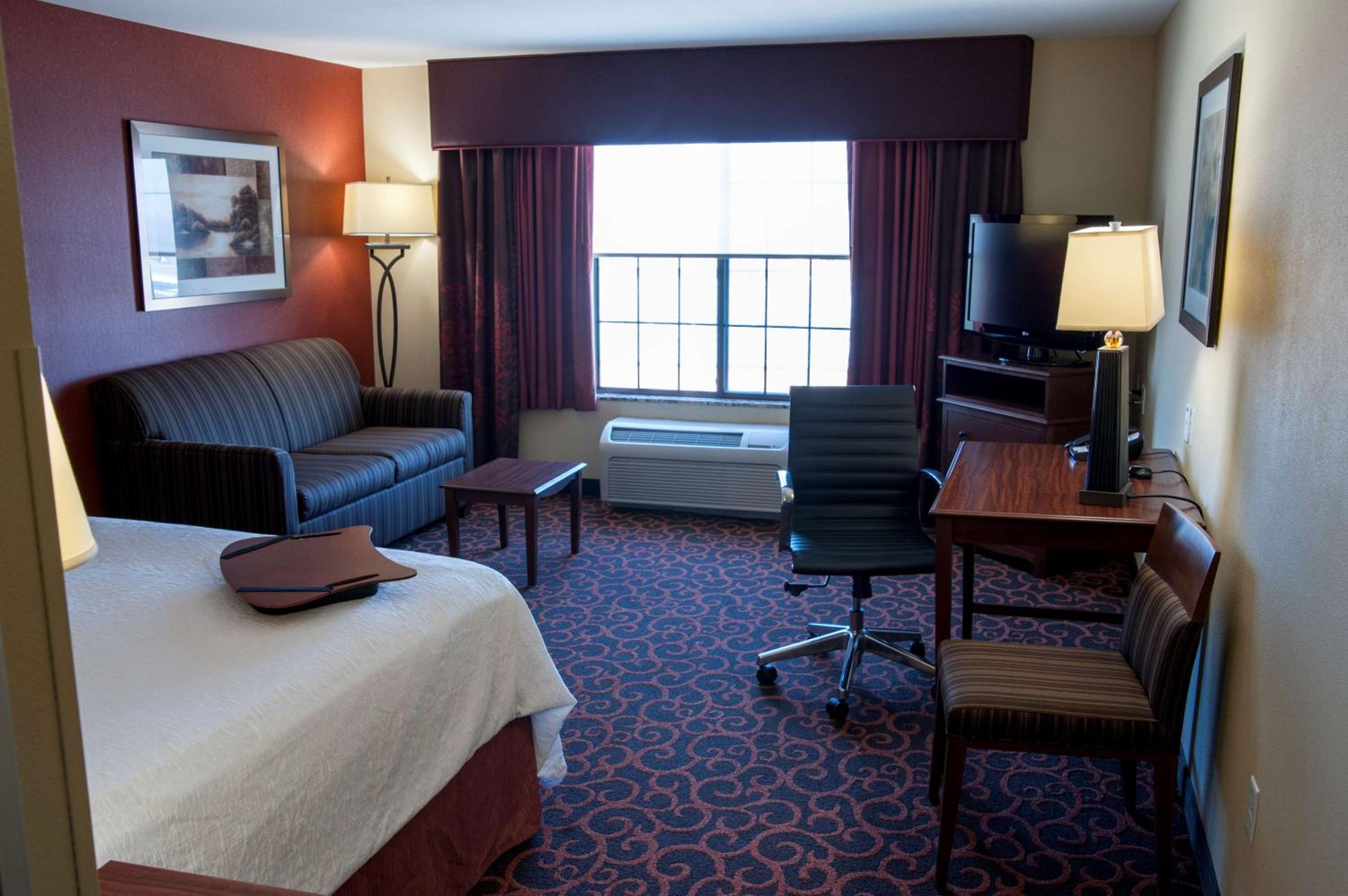 Watertown Vacations - Hampton Inn  Suites Watertown - Property Image 8