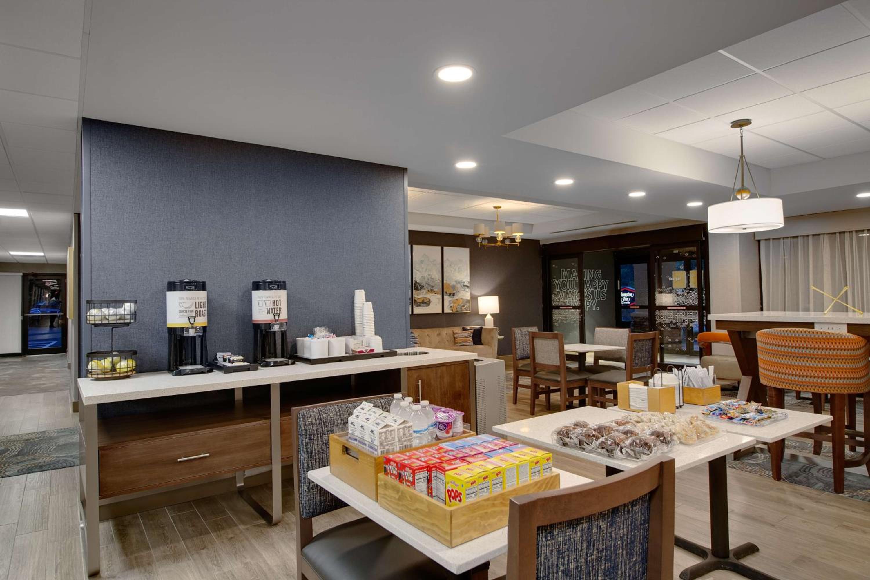 Birmingham Vacations - Hampton Inn Birmingham-Colonnade 280 - Property Image 2