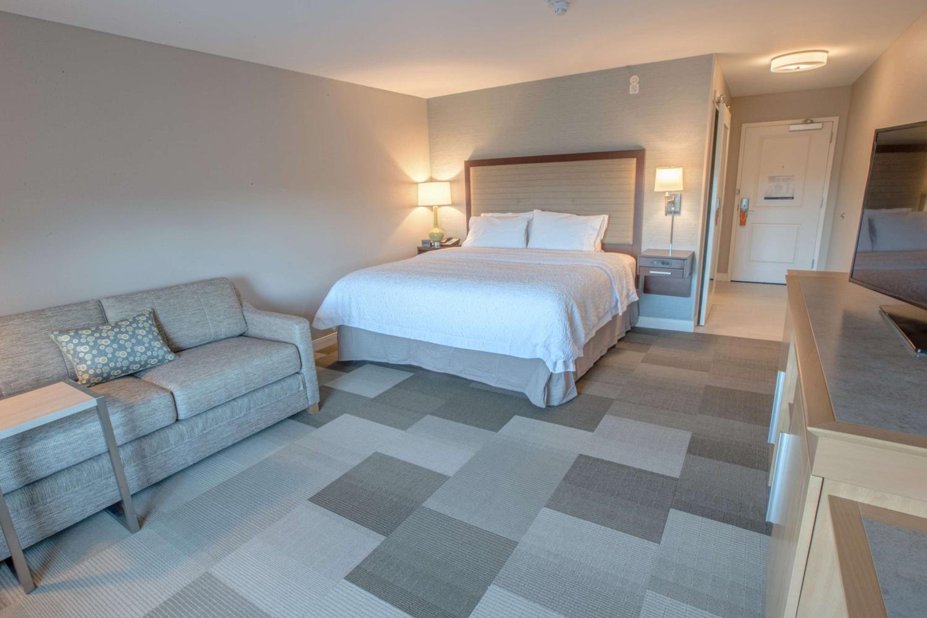 Hampton Inn by Hilton Amesbury, MA - Property Image 2