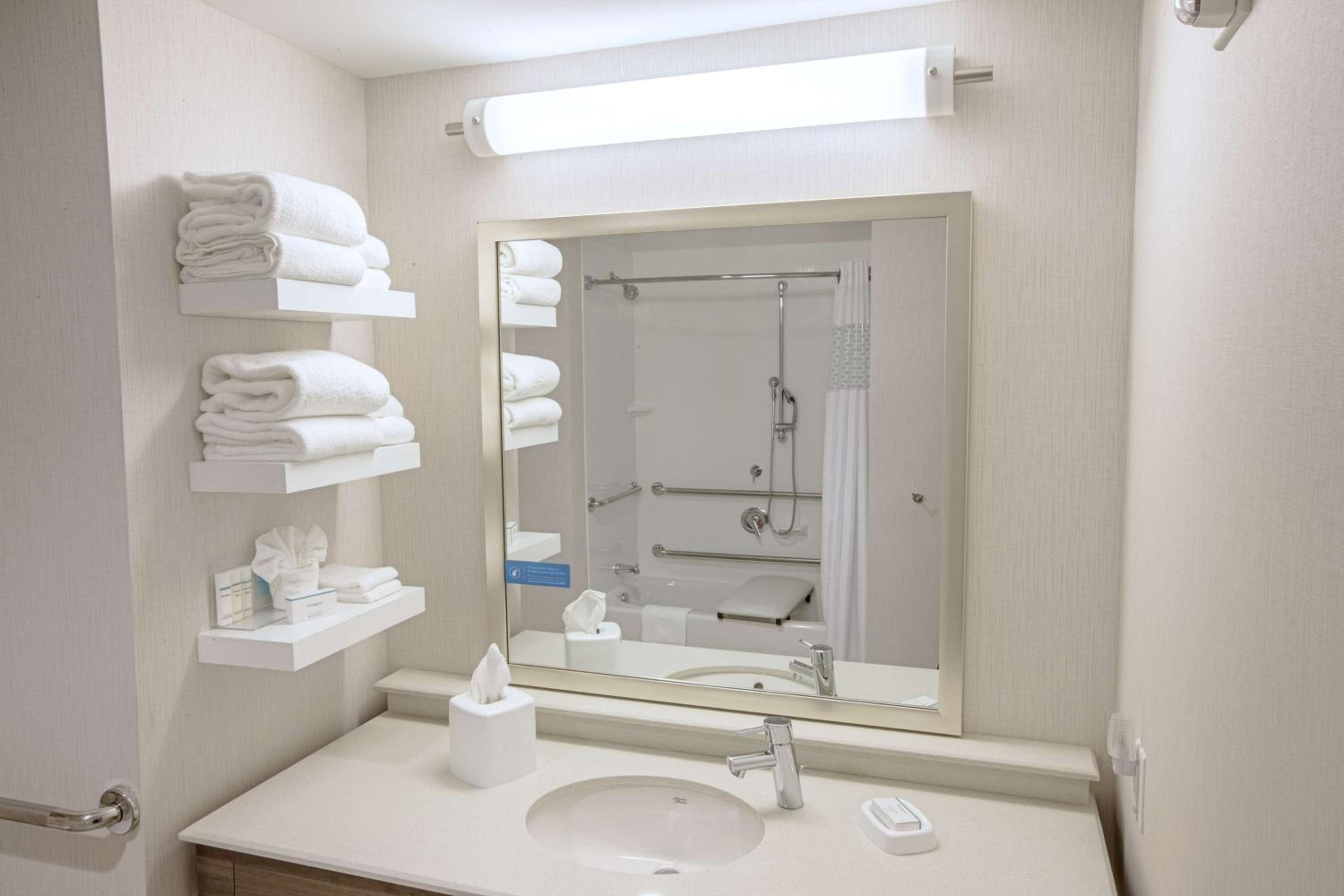 Hampton Inn by Hilton Amesbury, MA - Property Image 9