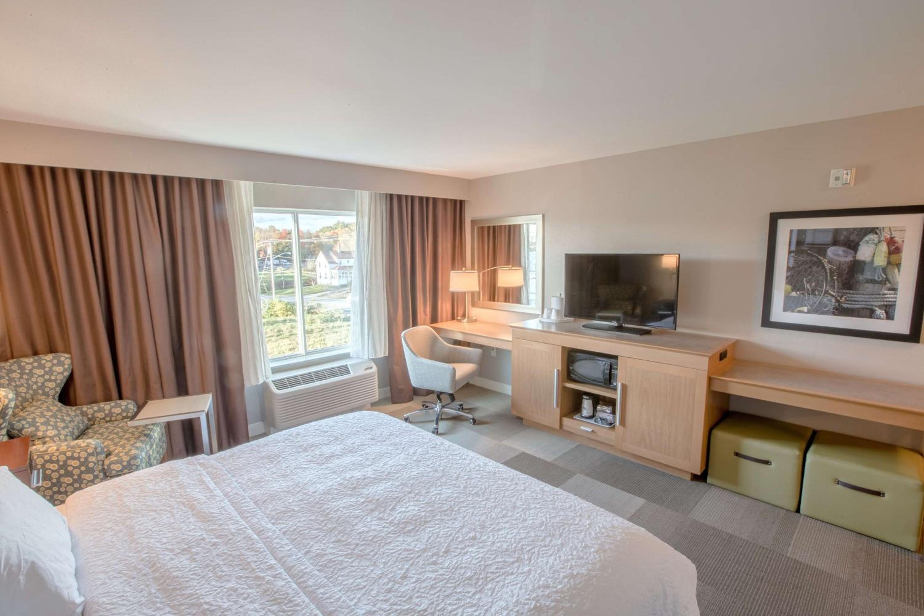 Hampton Inn by Hilton Amesbury, MA - Property Image 10