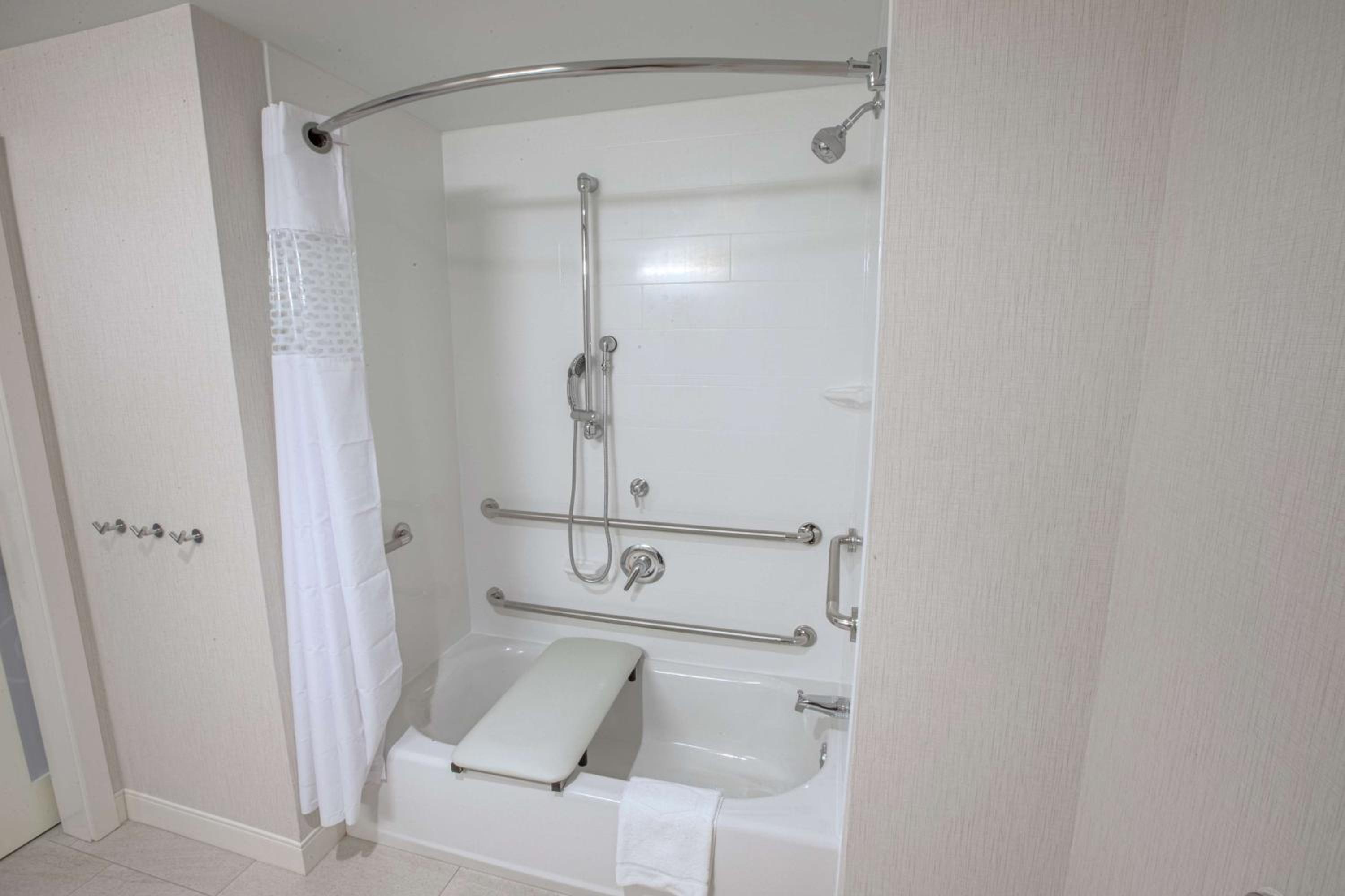 Hampton Inn by Hilton Amesbury, MA - Property Image 1