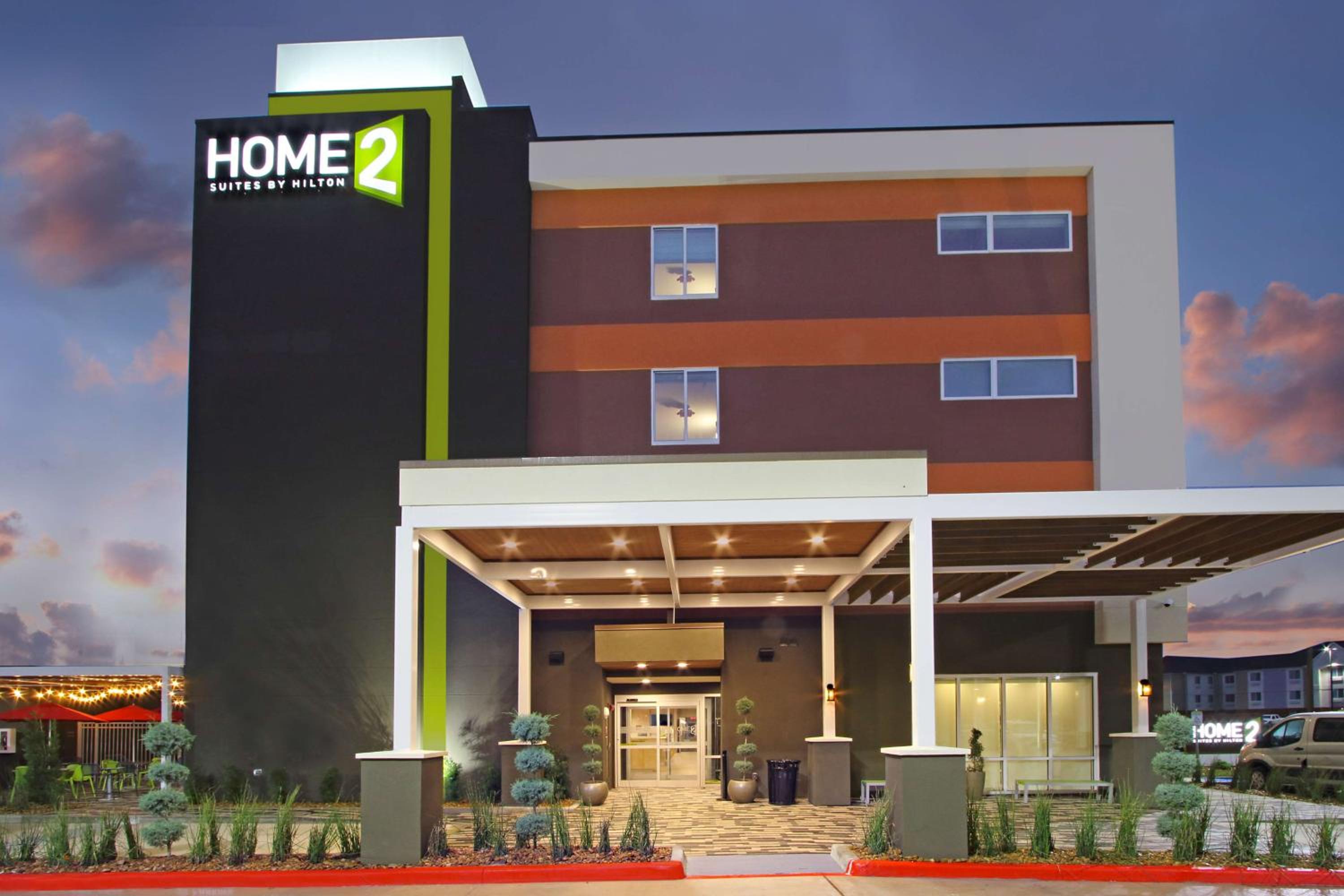 Hotel Home2 Suites By Hilton Beaumont, Tx - Image 1