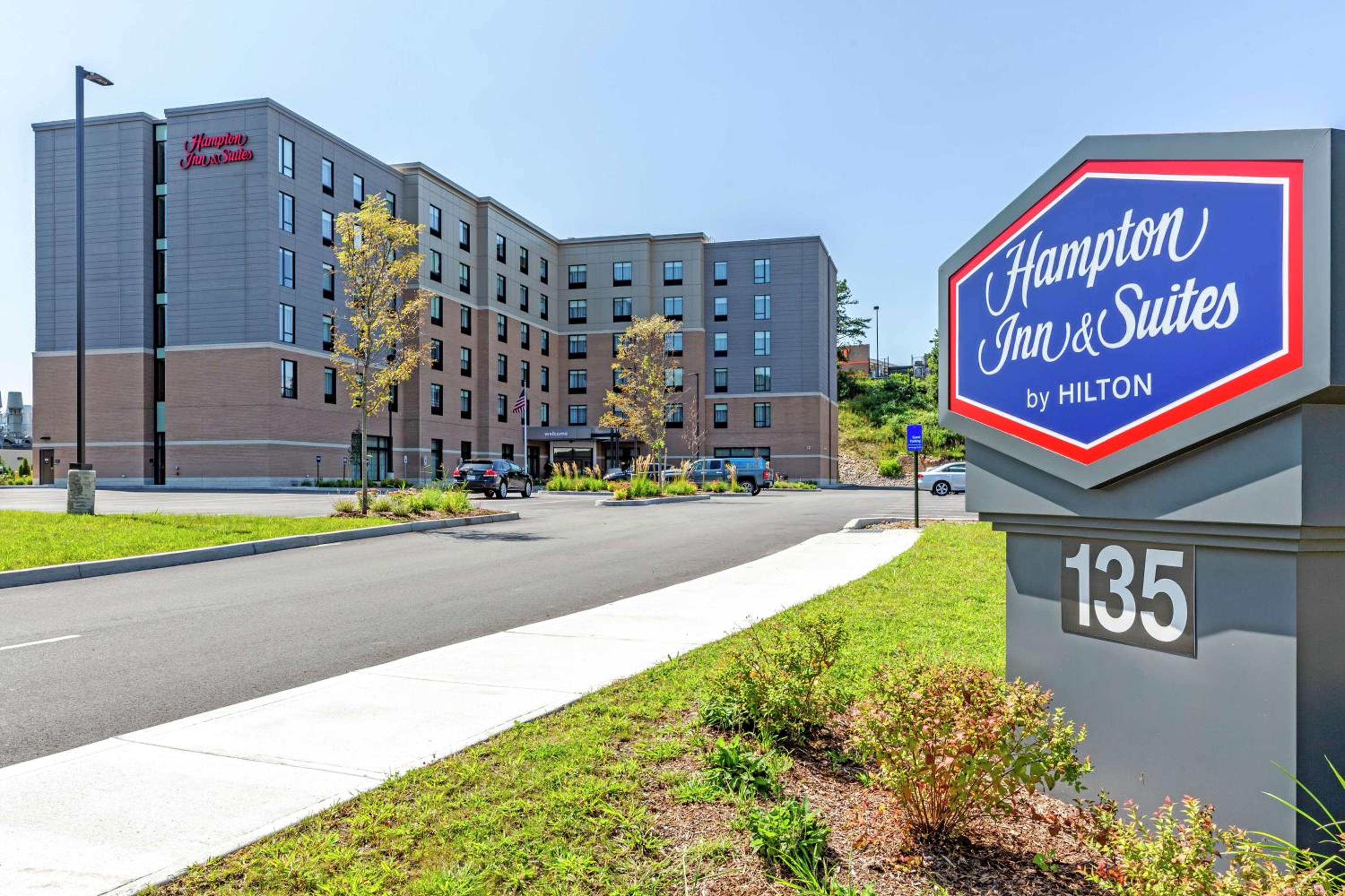 Boston Vacations - Hampton Inn  Suites Boston/Waltham - Property Image 1