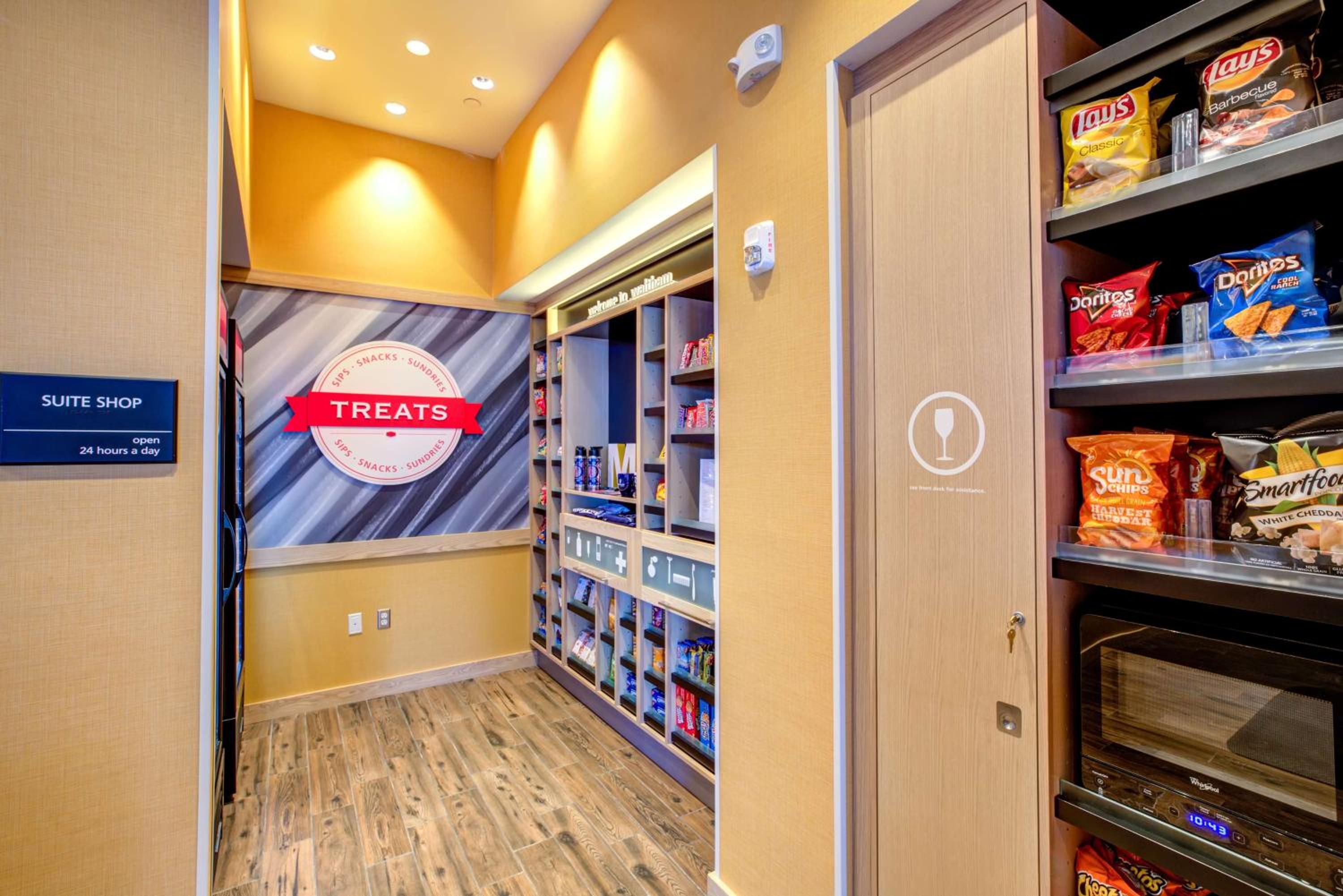 Boston Vacations - Hampton Inn  Suites Boston/Waltham - Property Image 4