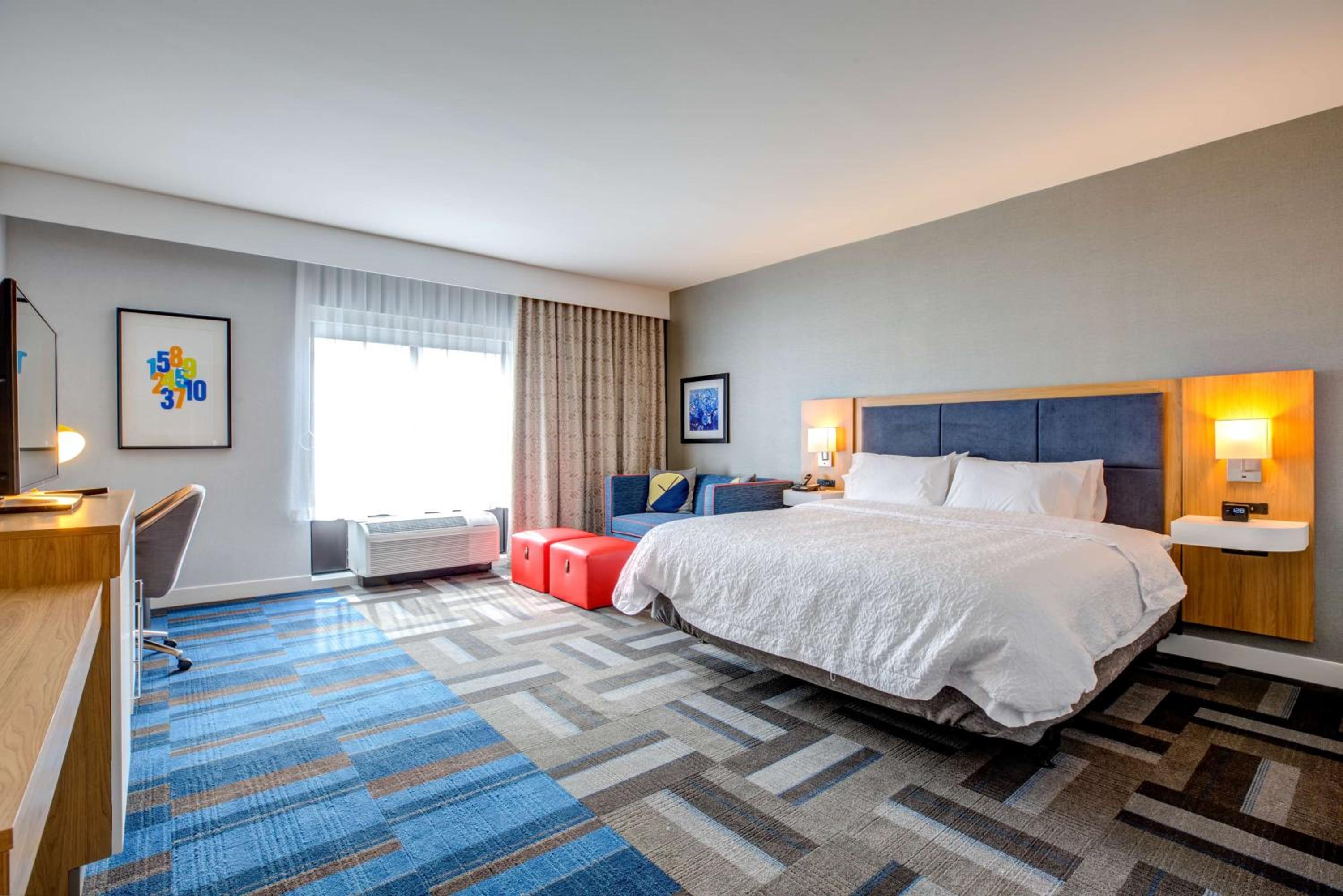 Hampton Inn  Suites Boston/Waltham - Property Image 12