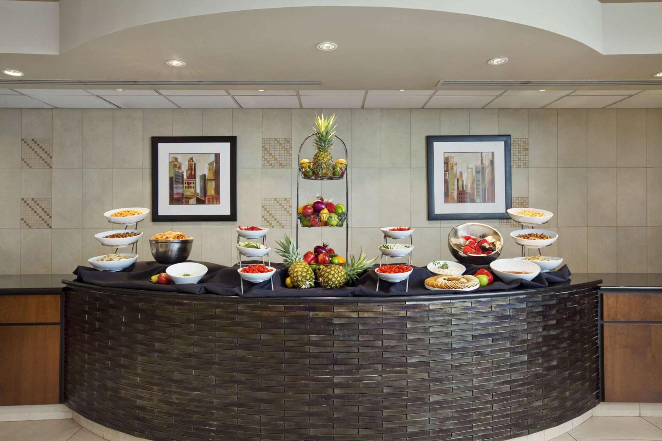Buffalo Vacations - Embassy Suites Buffalo - Property Image 4