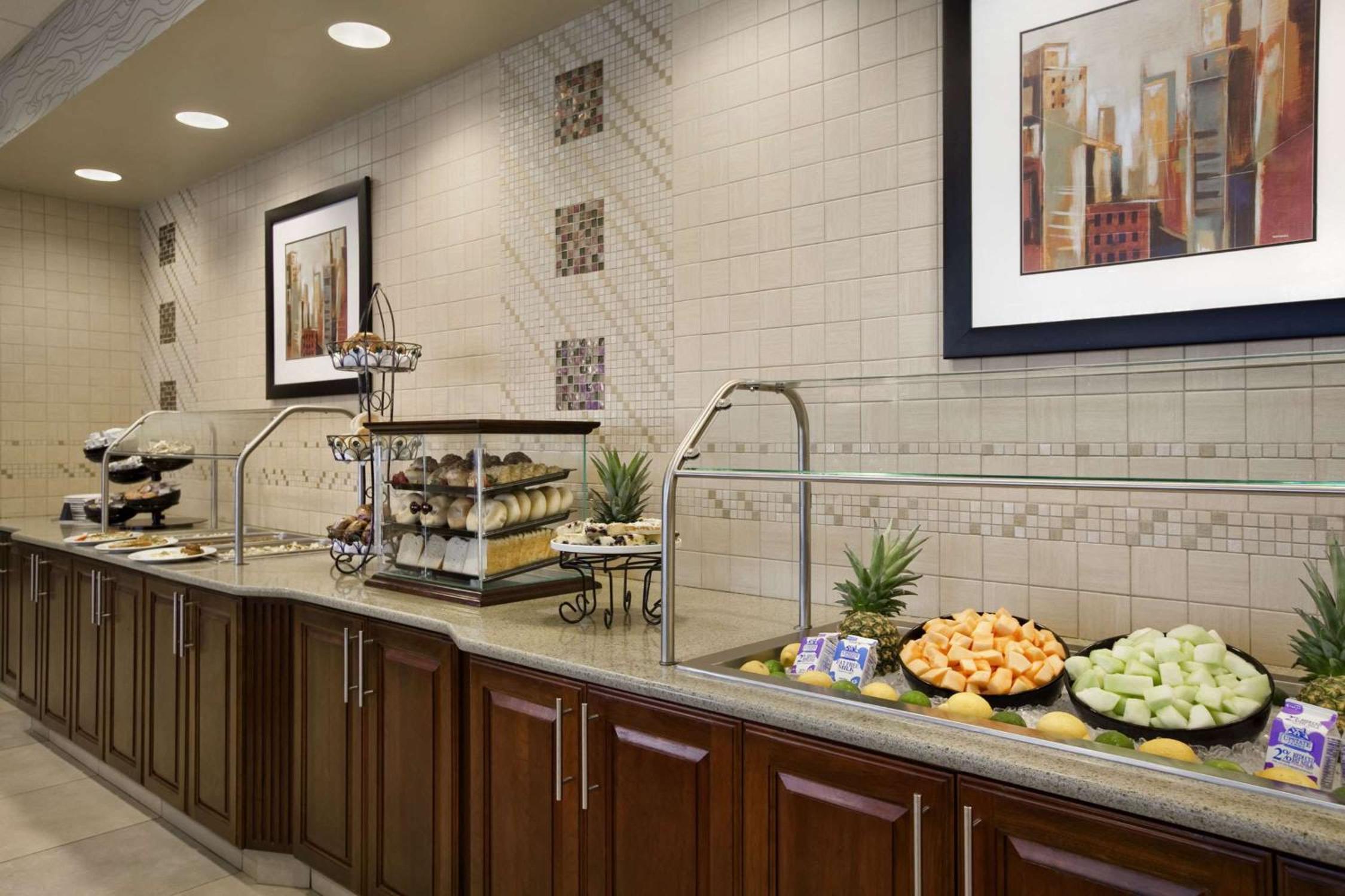 Buffalo Vacations - Embassy Suites Buffalo - Property Image 5