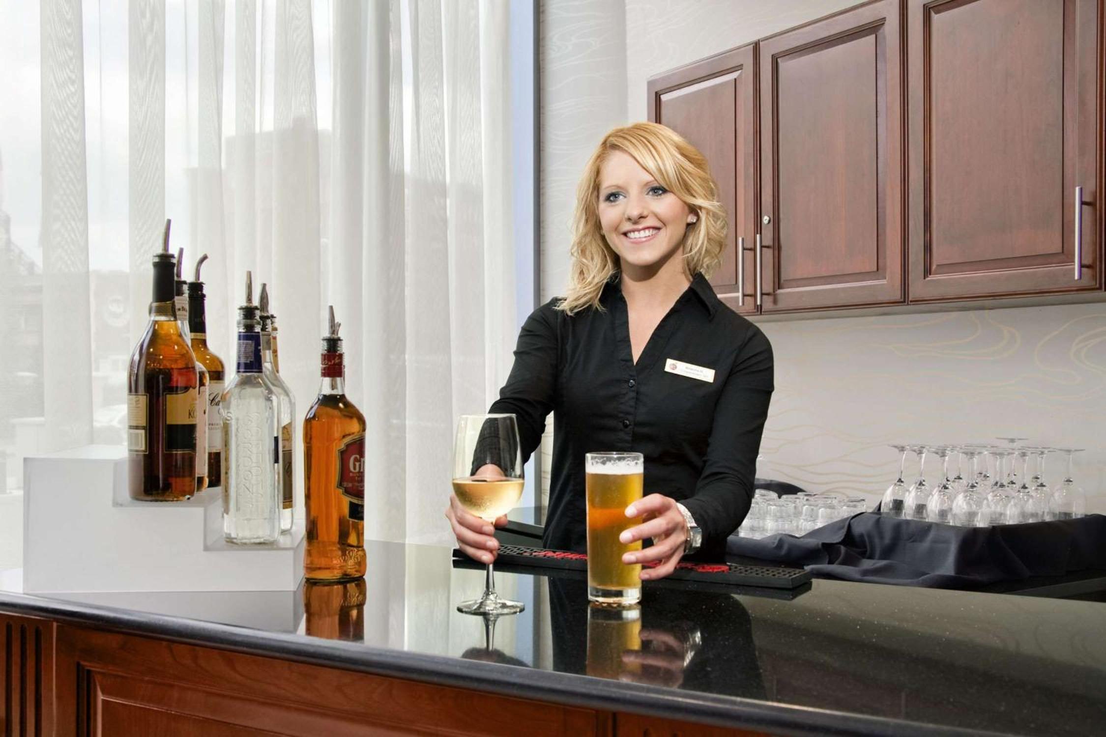 Buffalo Vacations - Embassy Suites Buffalo - Property Image 6