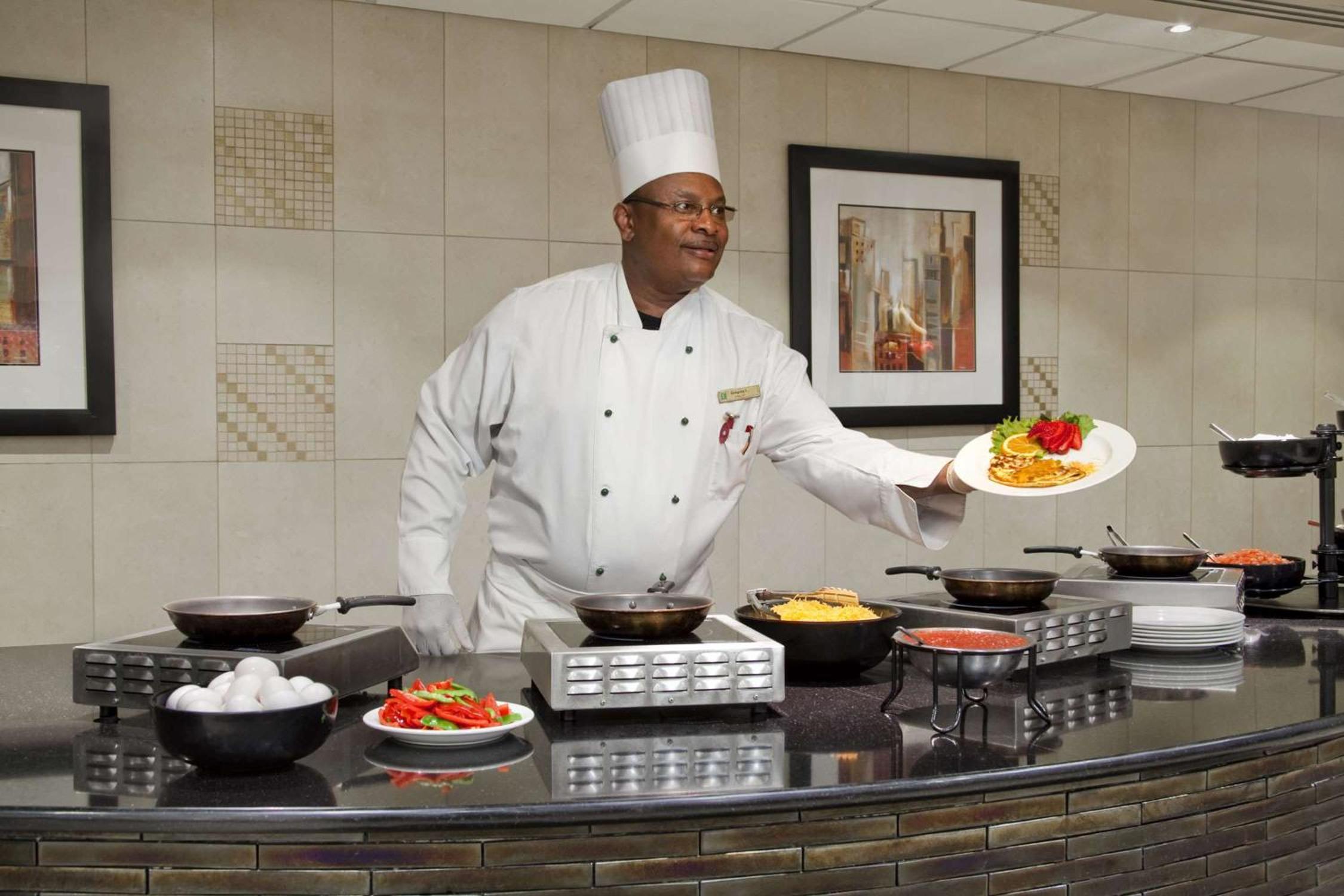 Buffalo Vacations - Embassy Suites Buffalo - Property Image 7