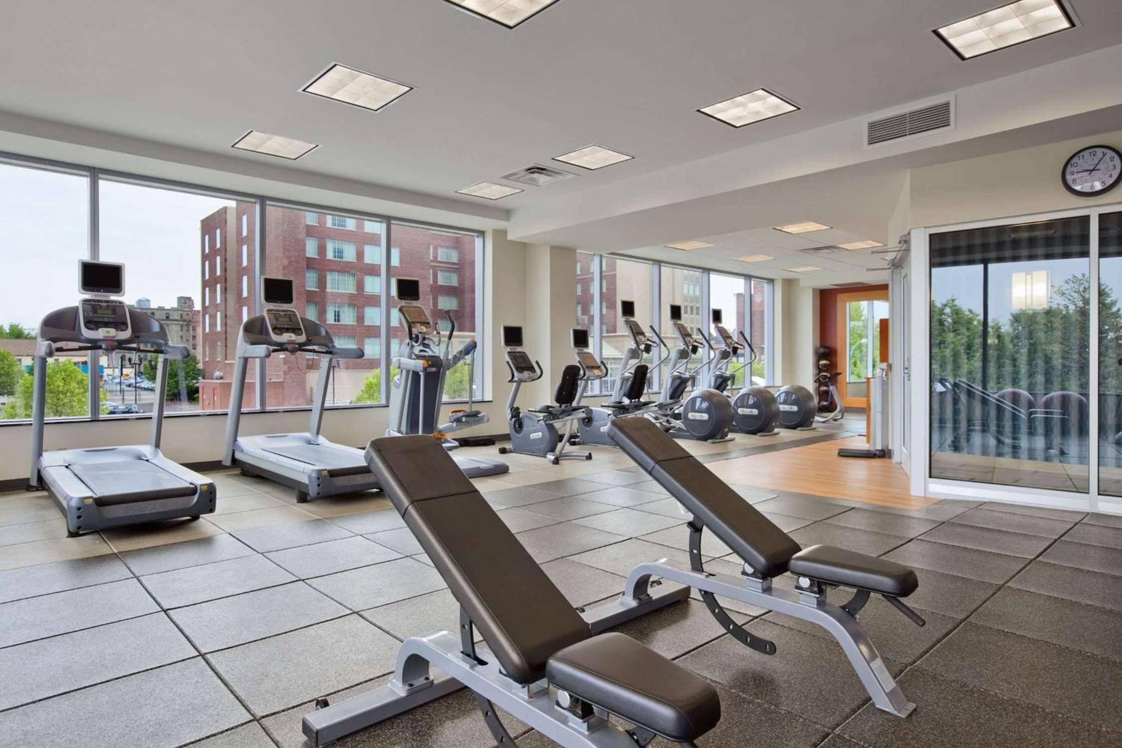 Buffalo Vacations - Embassy Suites Buffalo - Property Image 12