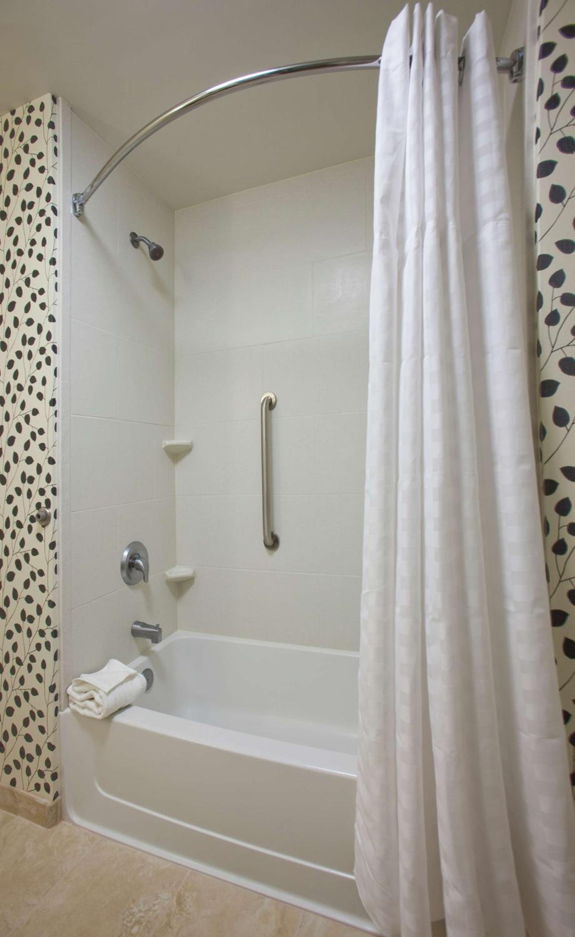 Buffalo Vacations - Embassy Suites Buffalo - Property Image 4