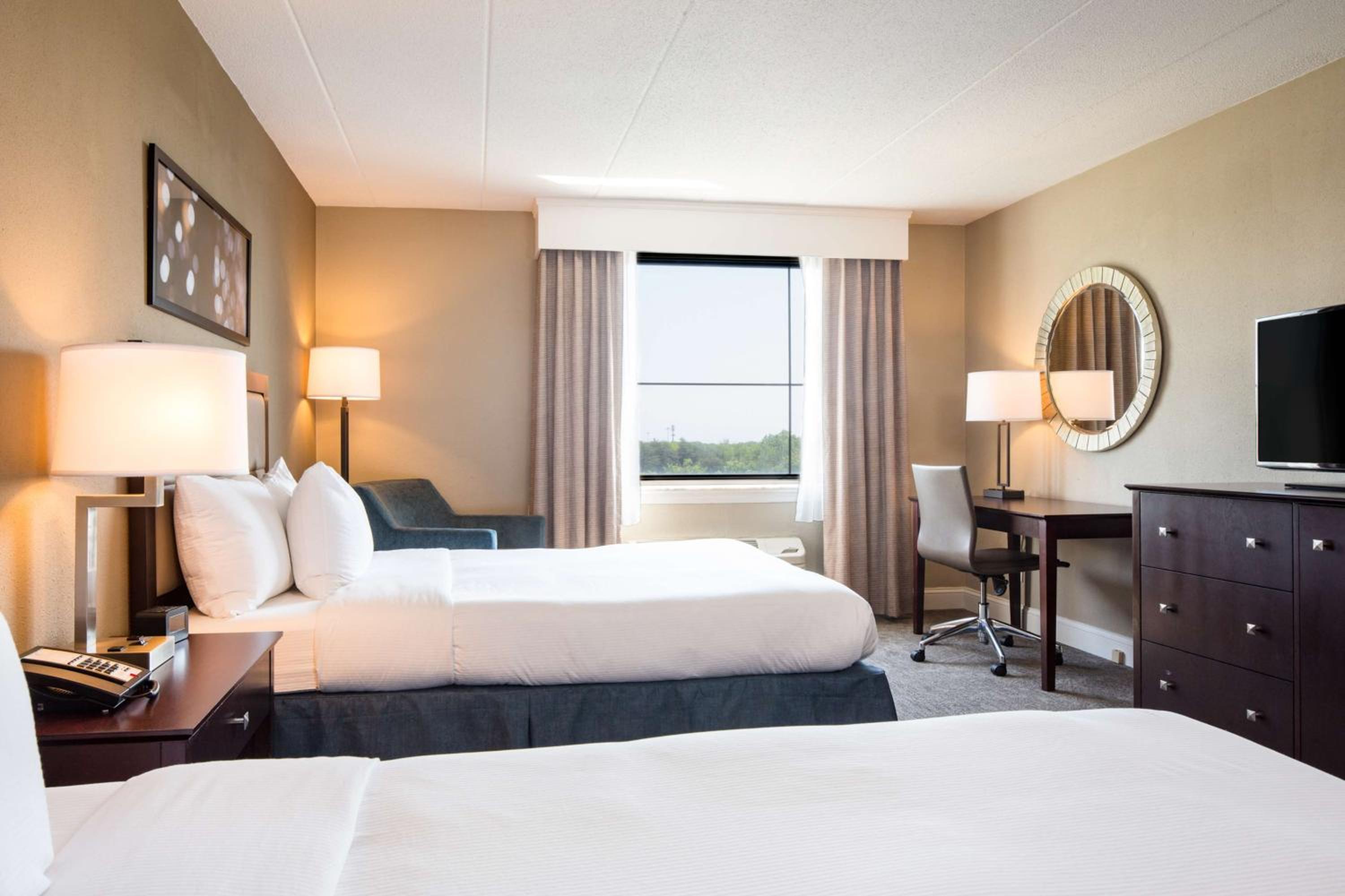 Laurel Vacations - Doubletree by Hilton Laurel, MD - Property Image 3