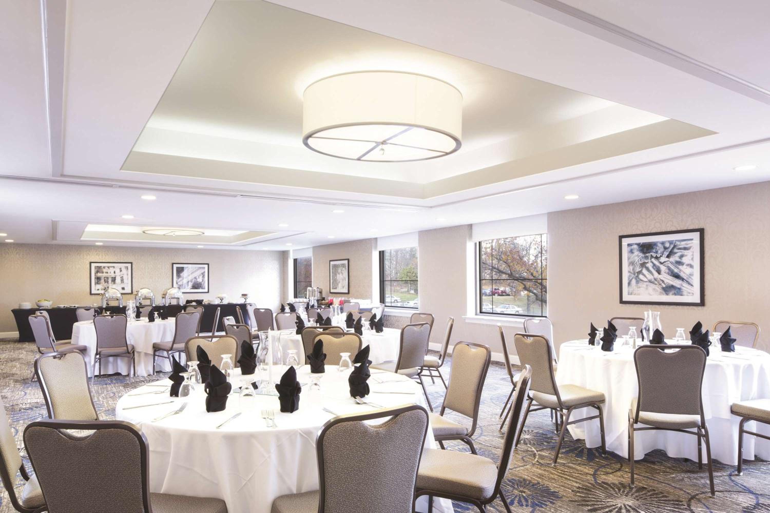 Laurel Vacations - Doubletree by Hilton Laurel, MD - Property Image 11