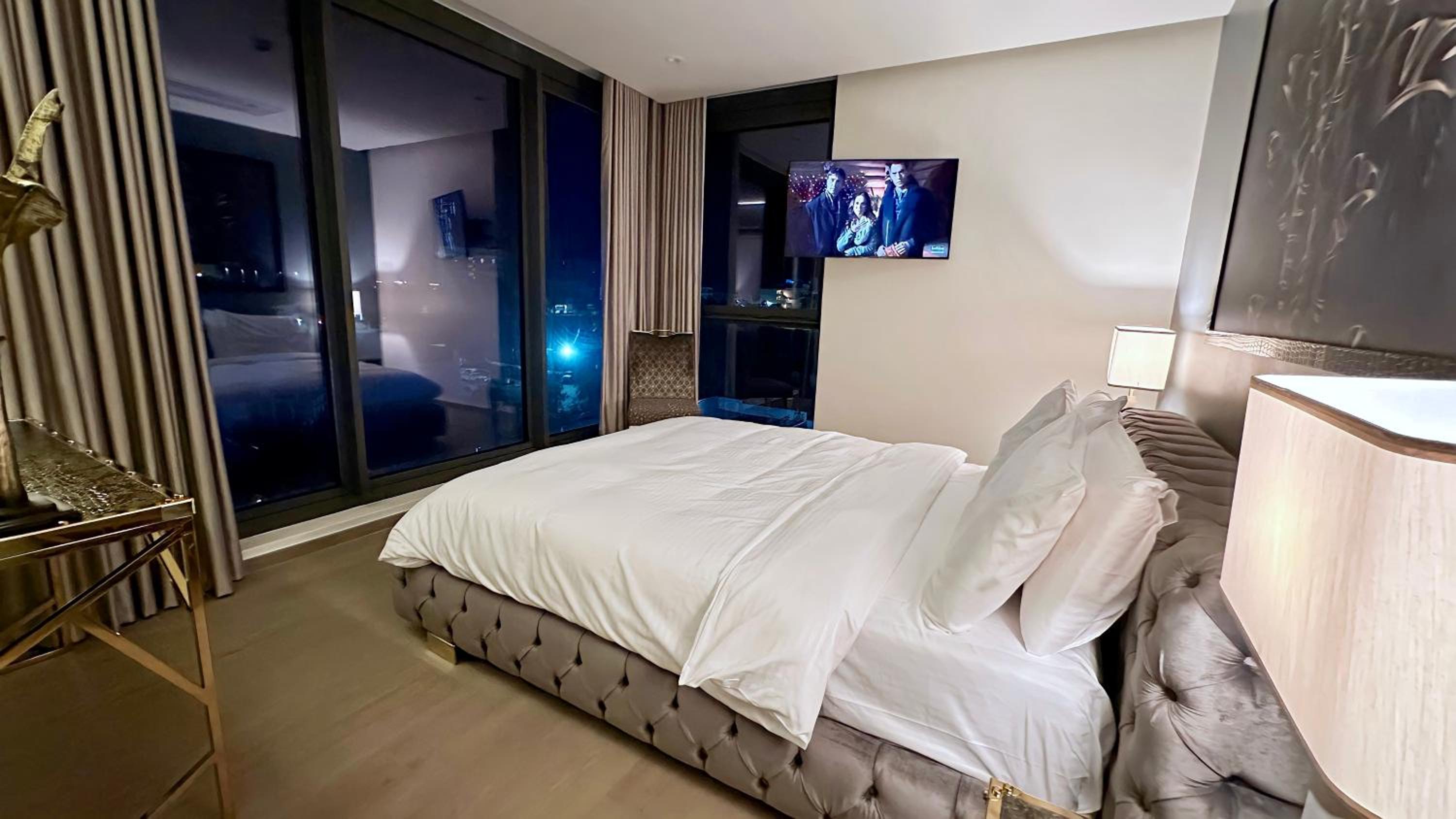 Mullet Bay Suites - Your Luxury Stay Awaits