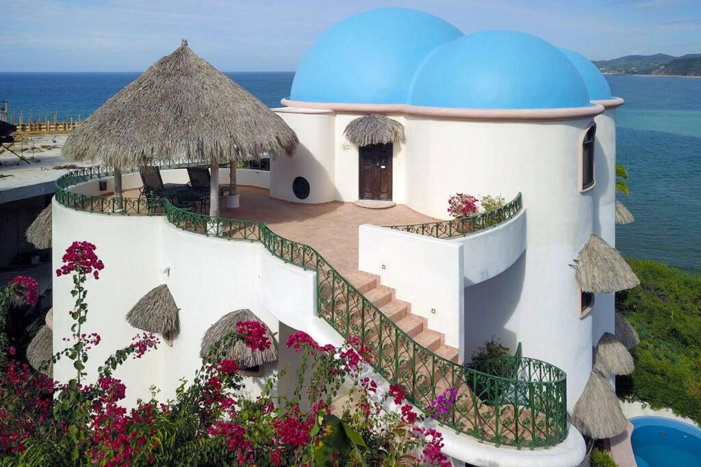 Casa Lorca overlooking the sea
