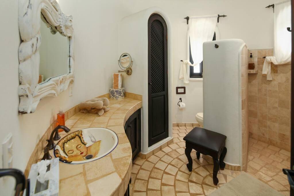 Casa Lorca overlooking the sea