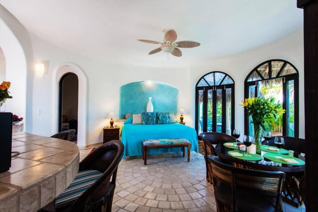 Casa Lorca overlooking the sea