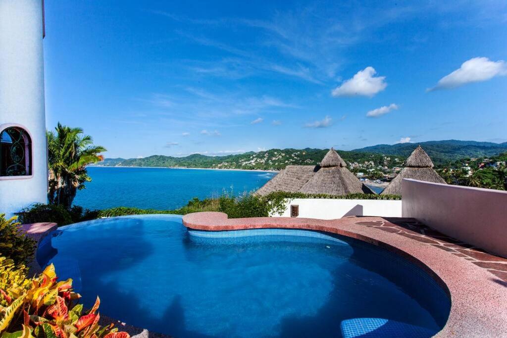 Casa Lorca overlooking the sea
