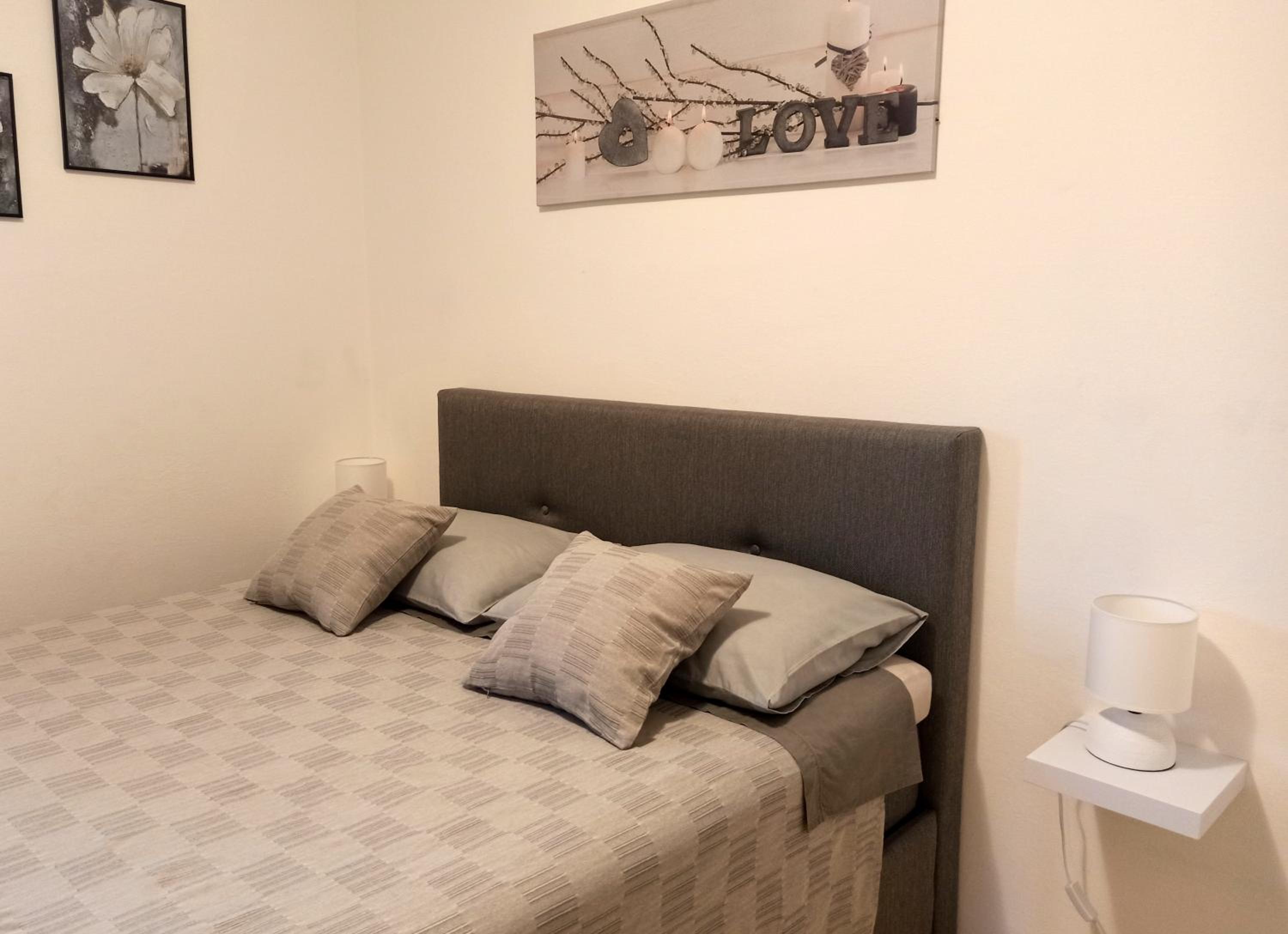 Apartman Dora view 3