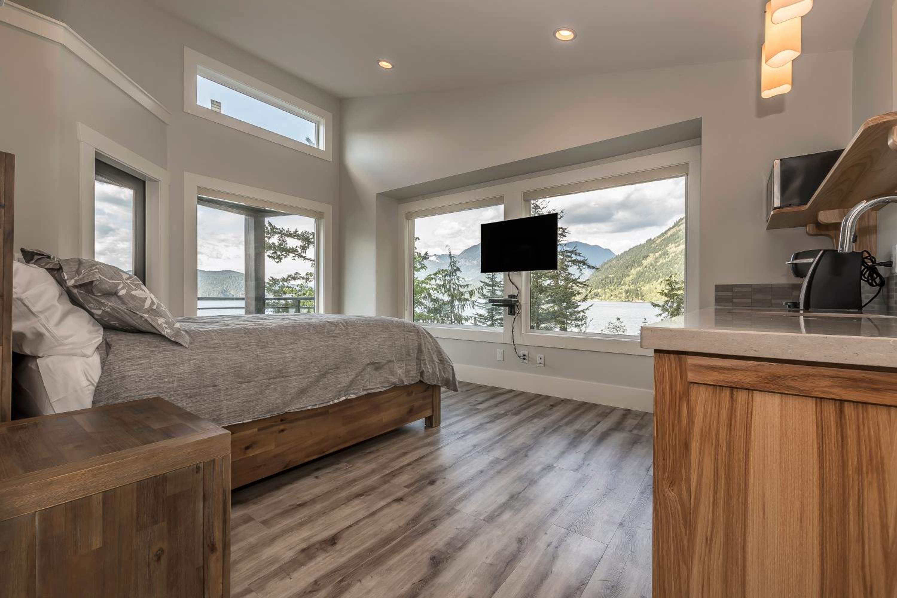 The Lodge on Harrison Lake