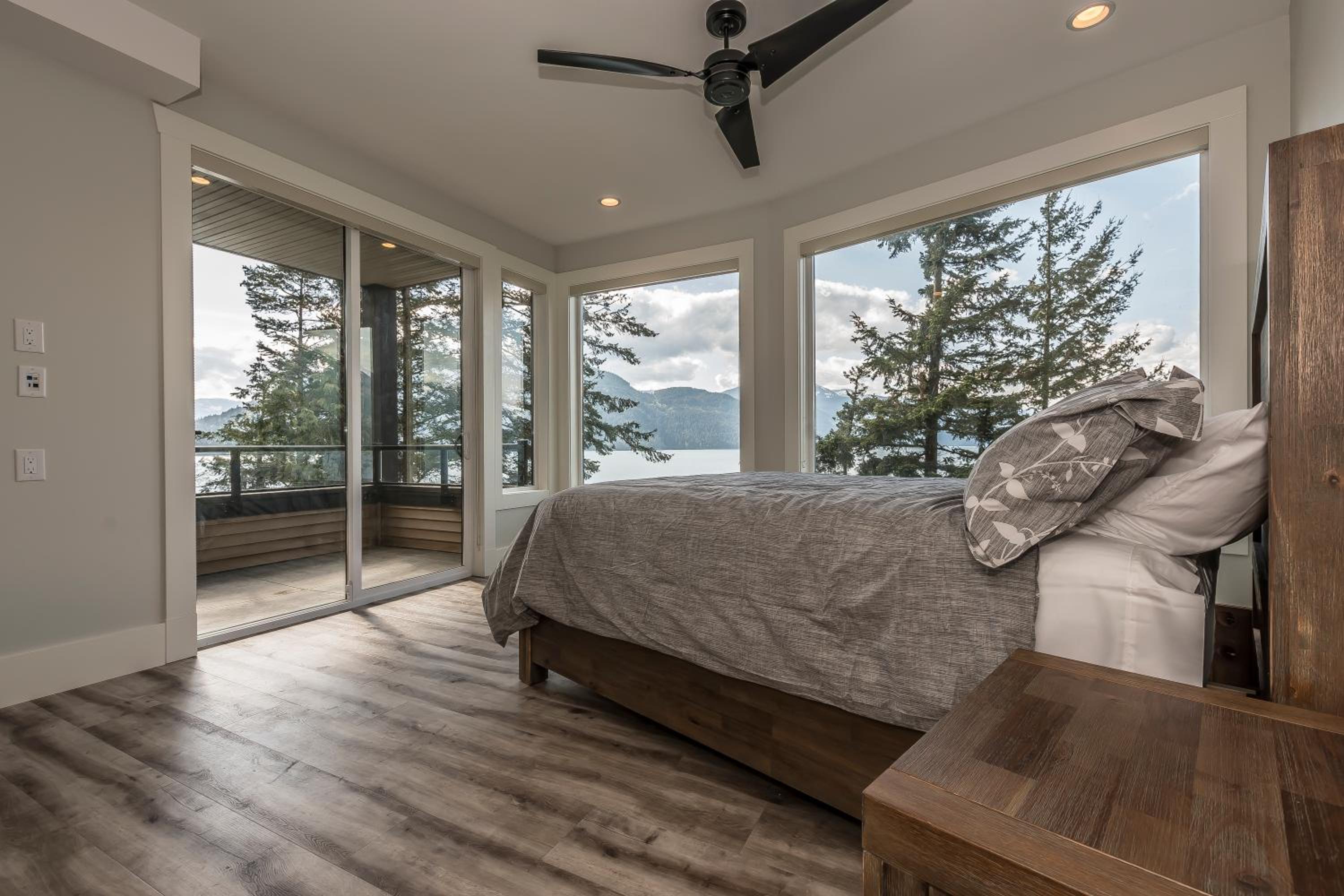 The Lodge on Harrison Lake