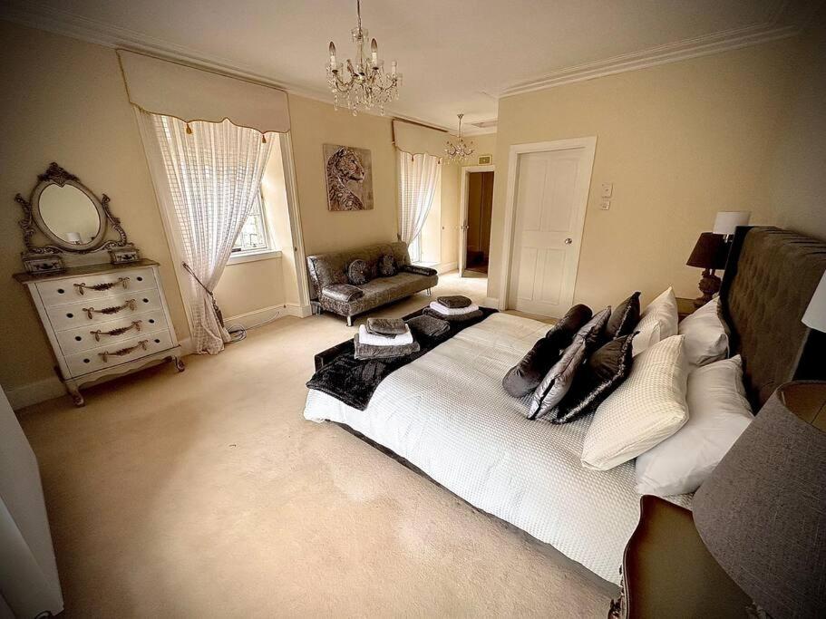 Prestigious Georgian Mansion