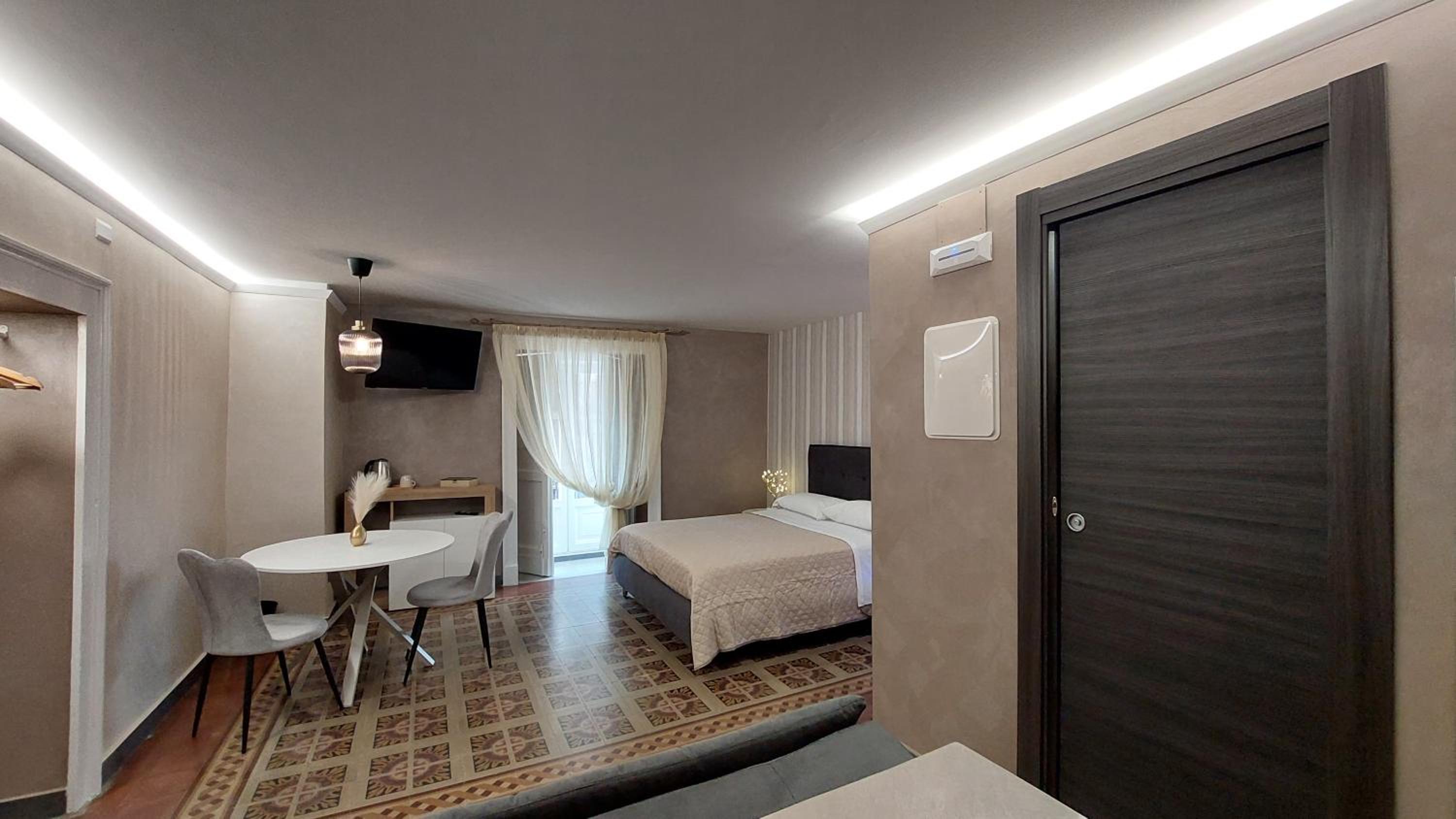 hotel room