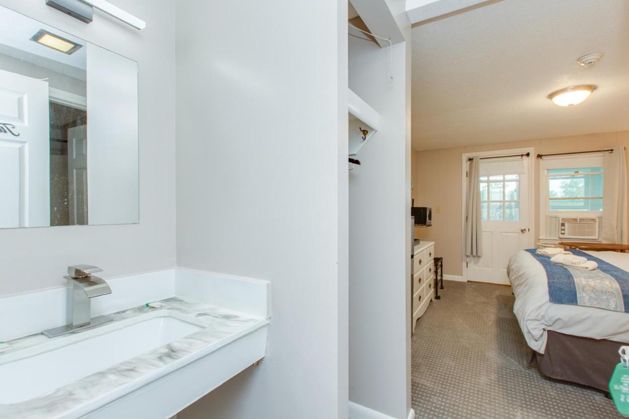Lake Shore Farm Inn - Property Image 14