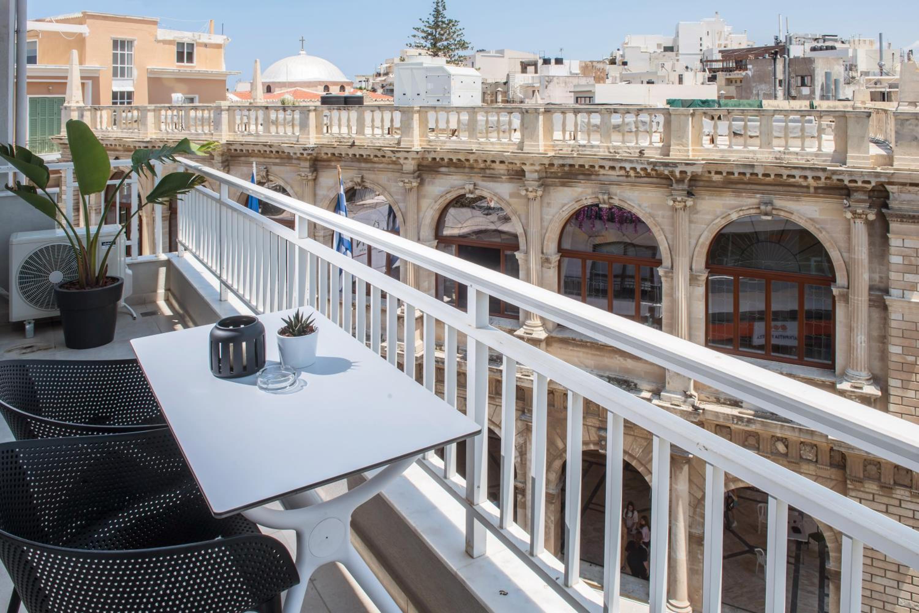Loggia Suites by Good Life