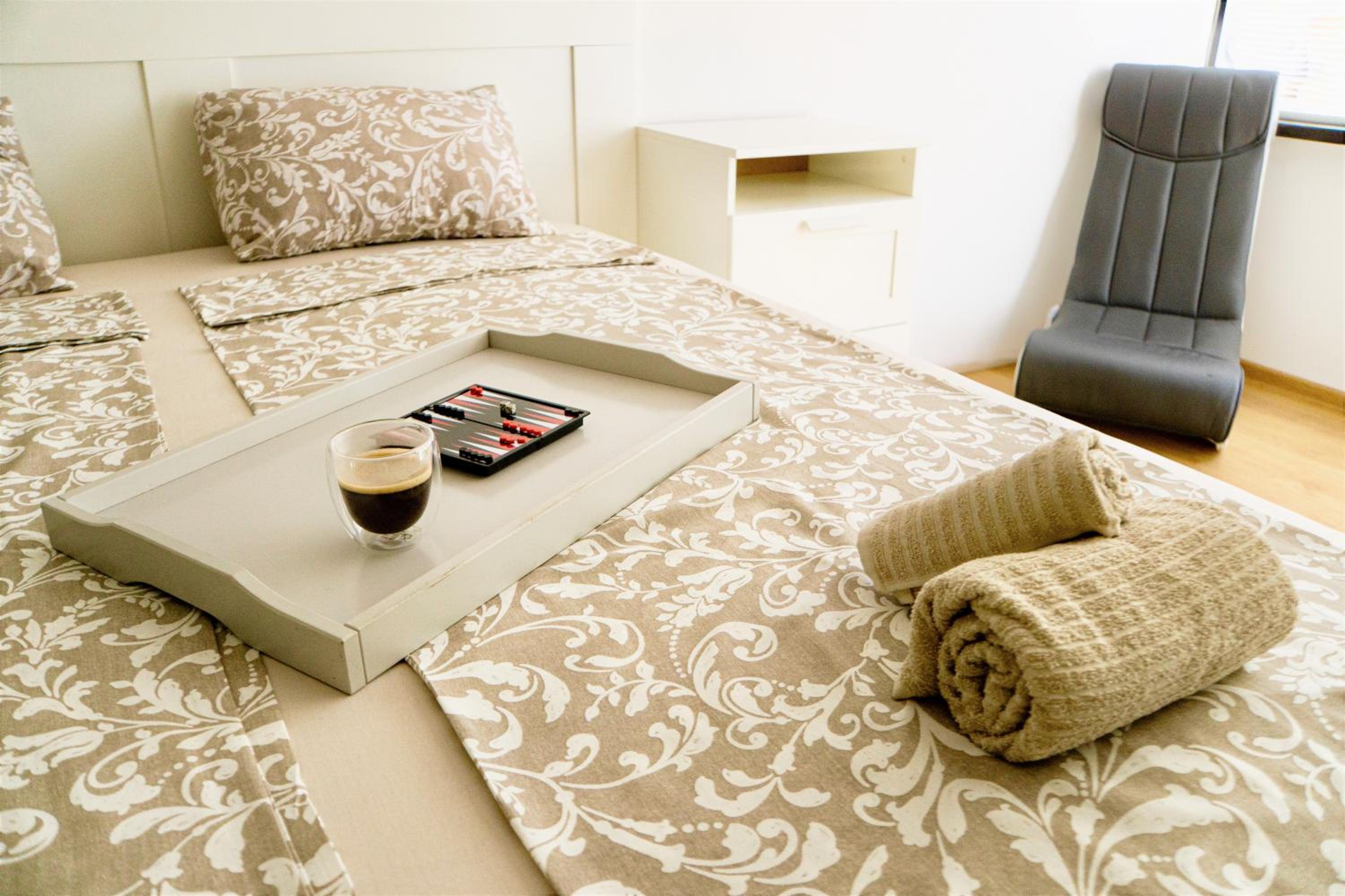 The White Apartment 3BR - free parking