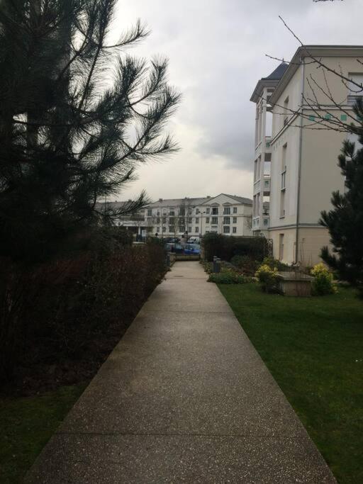 Appart avec terrasse à 2 pas de Disney