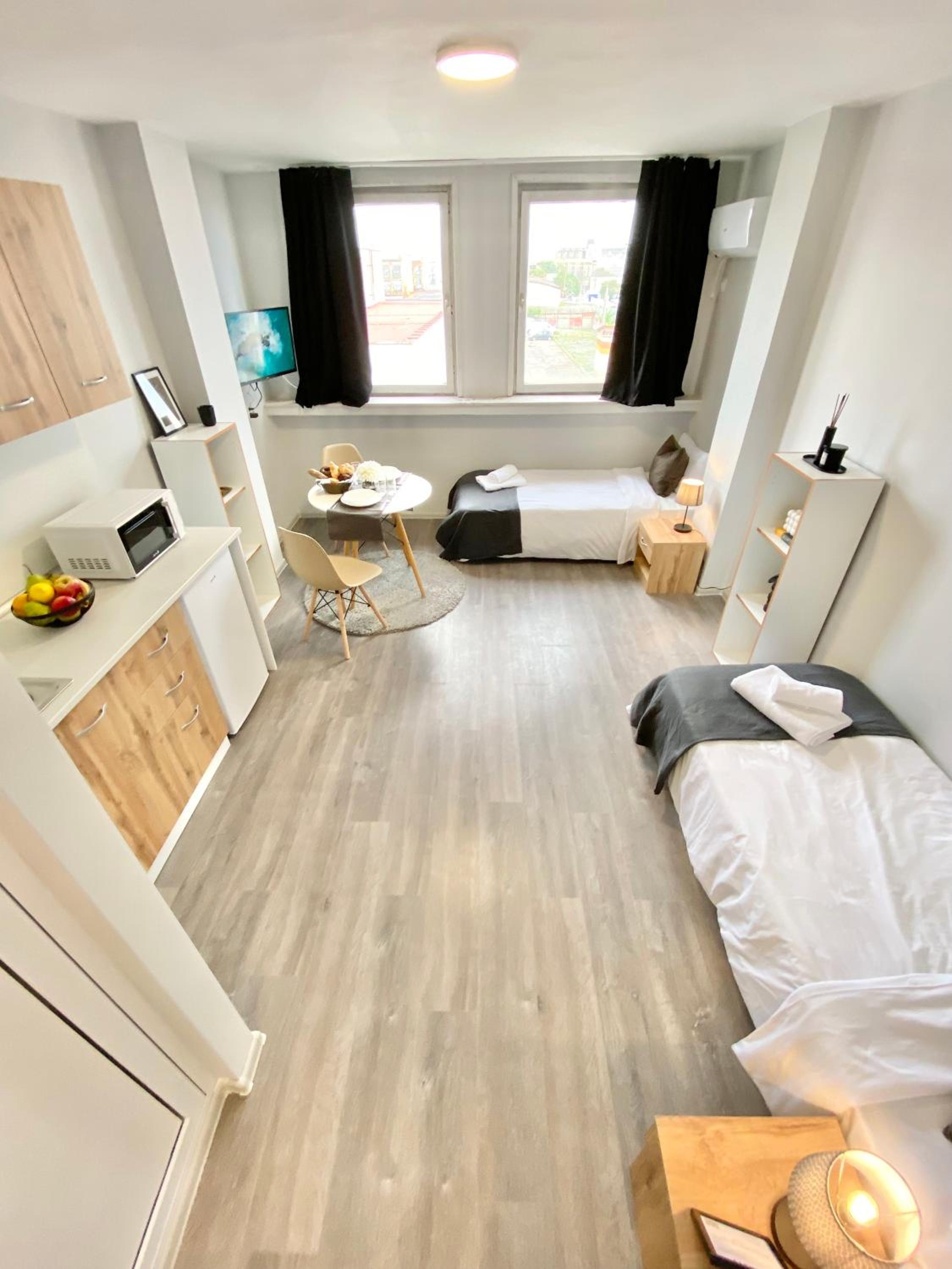 Hello Studios Budget Stays Free Parking & Wifi