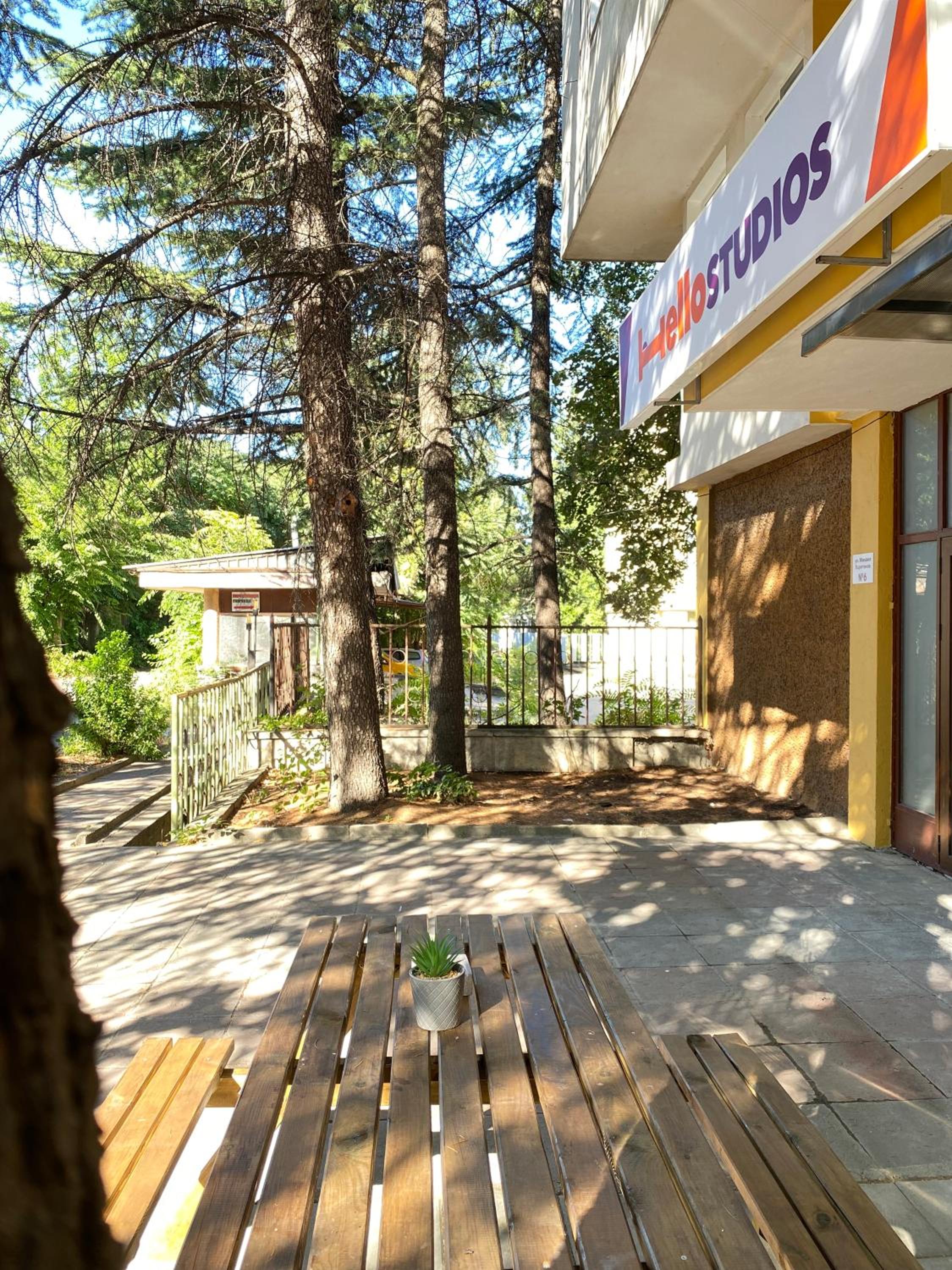 Hello Studios Budget Stays Free Parking & Wifi