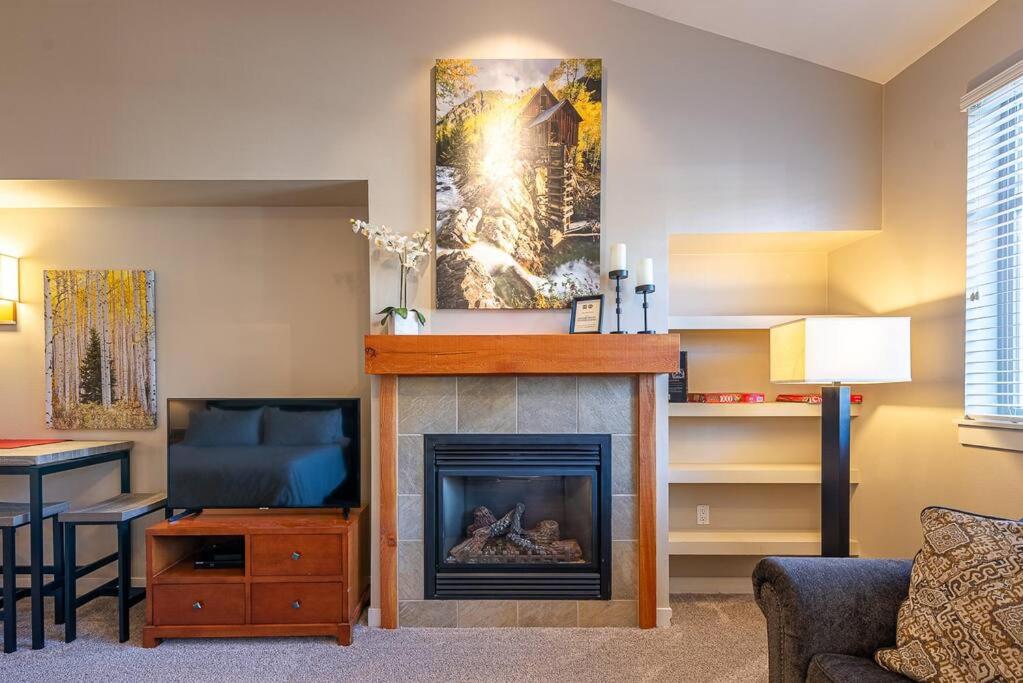Ski-In / Ski-Out Studio Condo at the base of Winter Park view 5