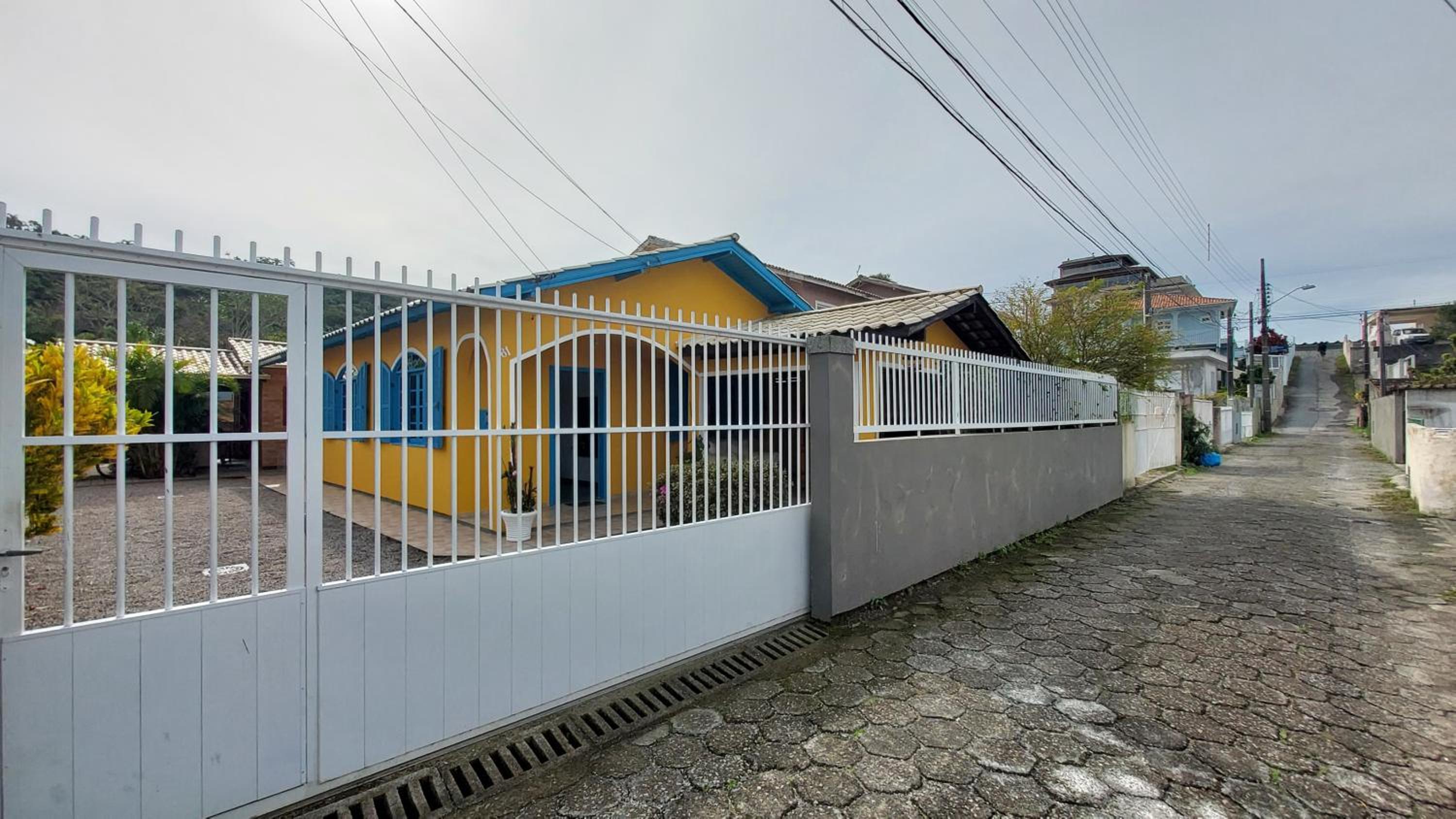 Casa 300m da praia com lindo jardim!