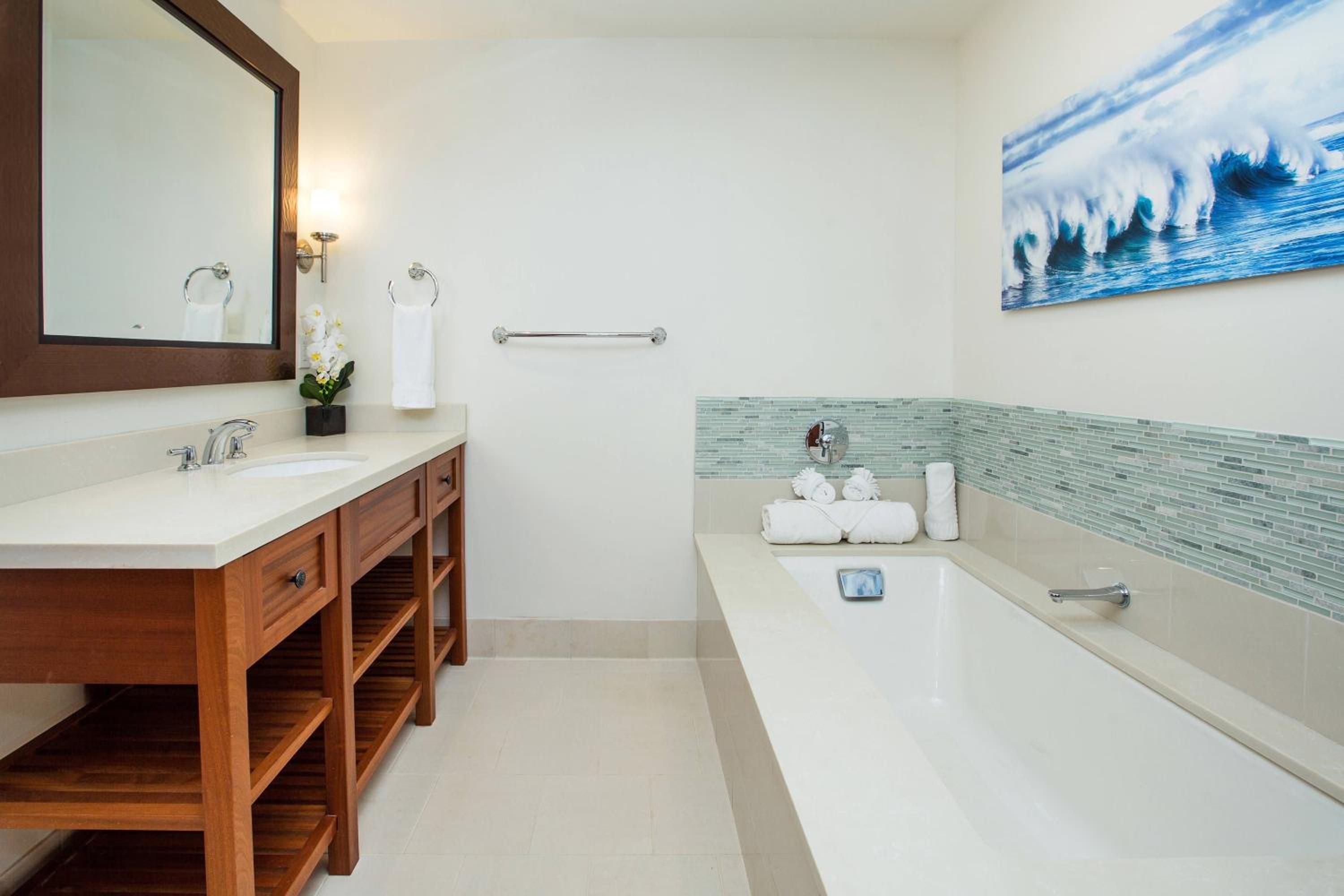 Koloa Landing Resort at Poipu, Autograph Collection 46