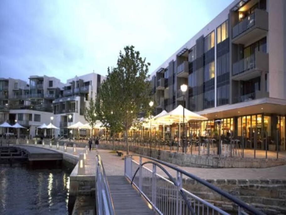 Boutique 2BR Apartment close to Optus Stadium & CBD